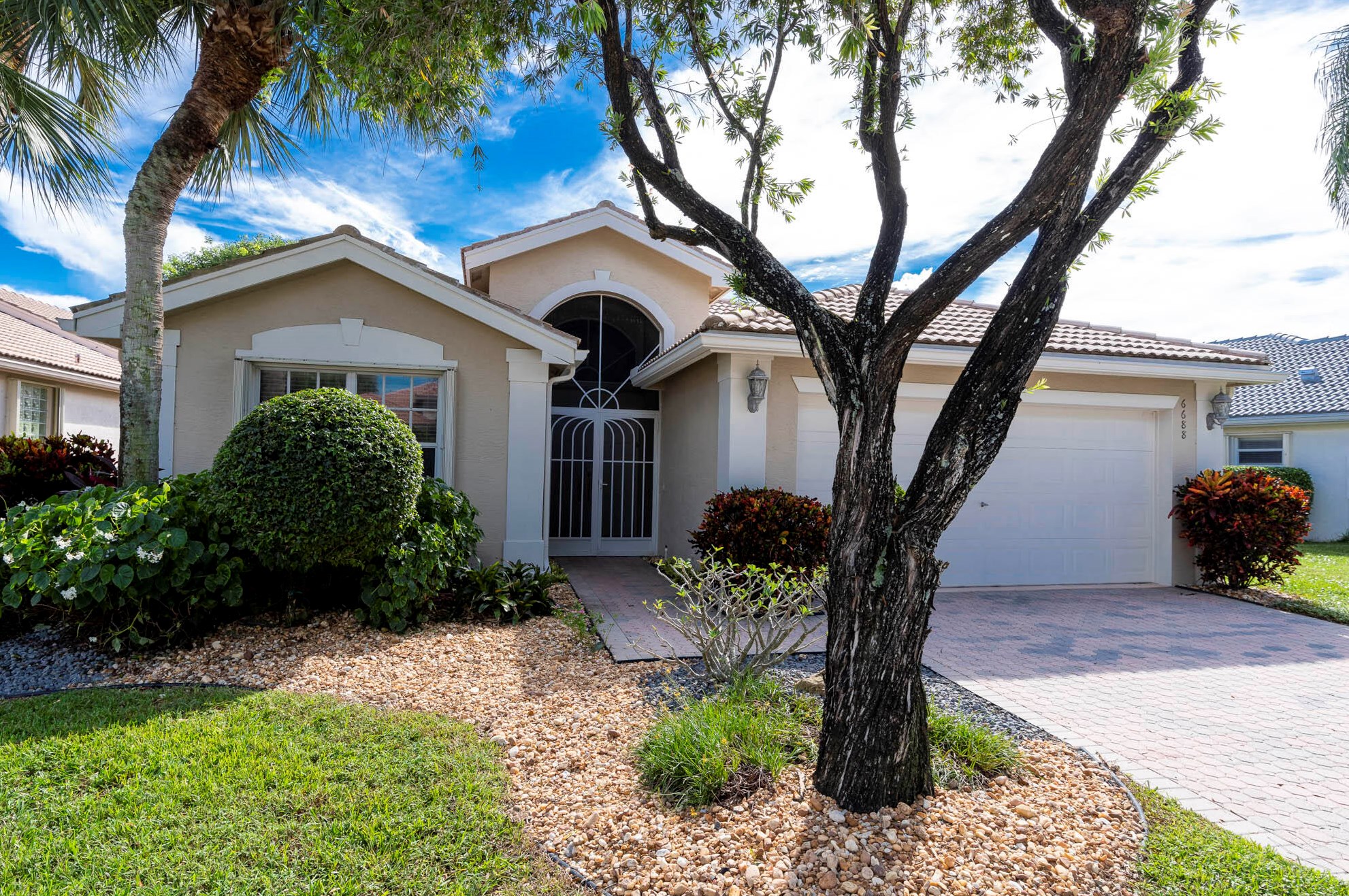 6688 Malta Dr, Boynton Beach, FL 33437-7040