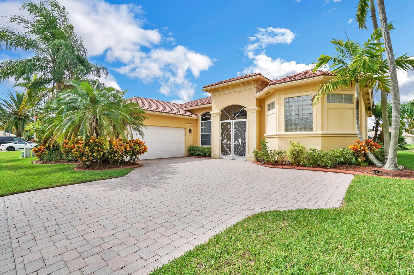 9538 Lantern Bay Cir, West Palm Beach, FL 33411-5171