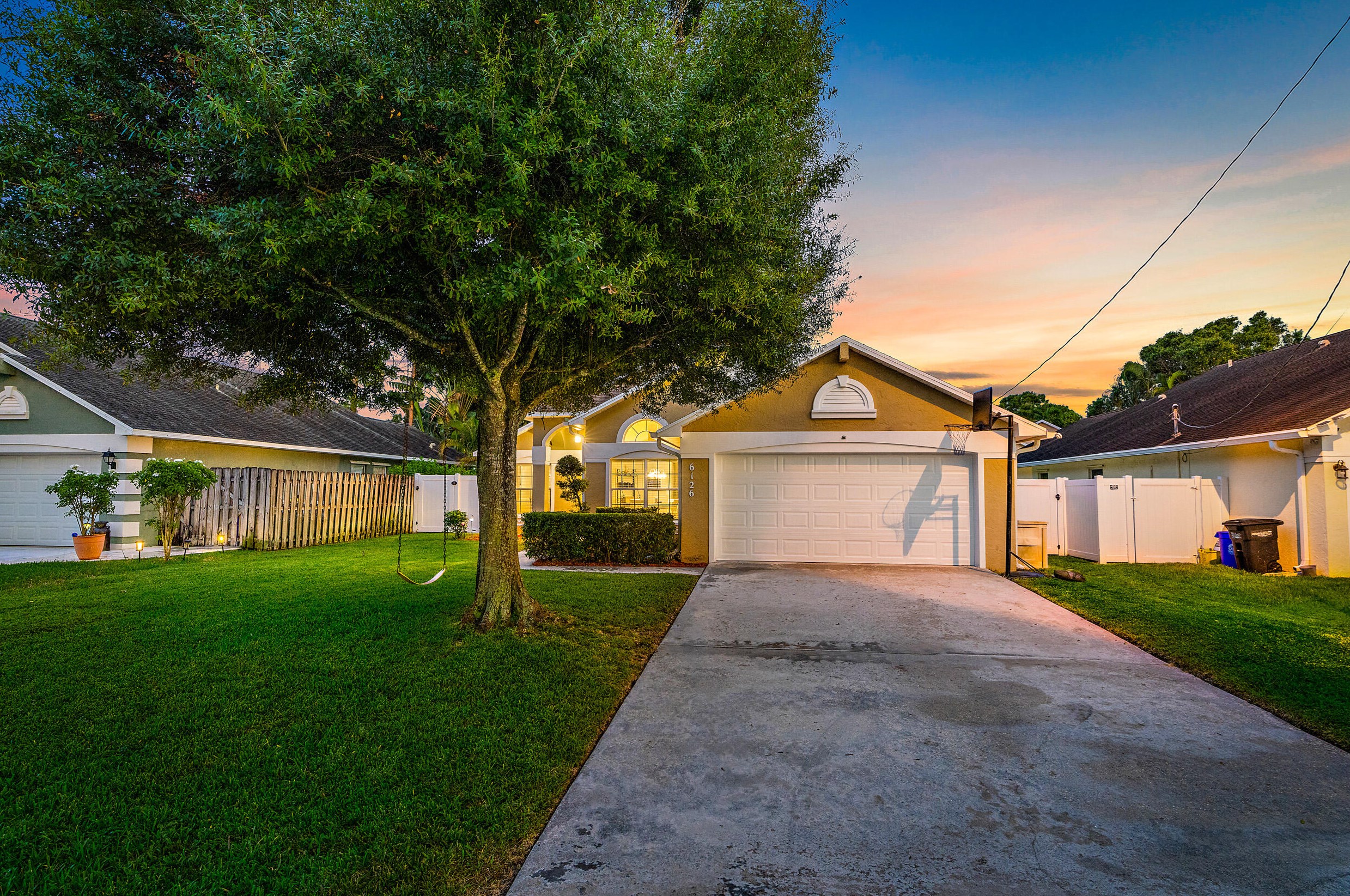 6126 Hollywood St, Jupiter, FL 33458-6771