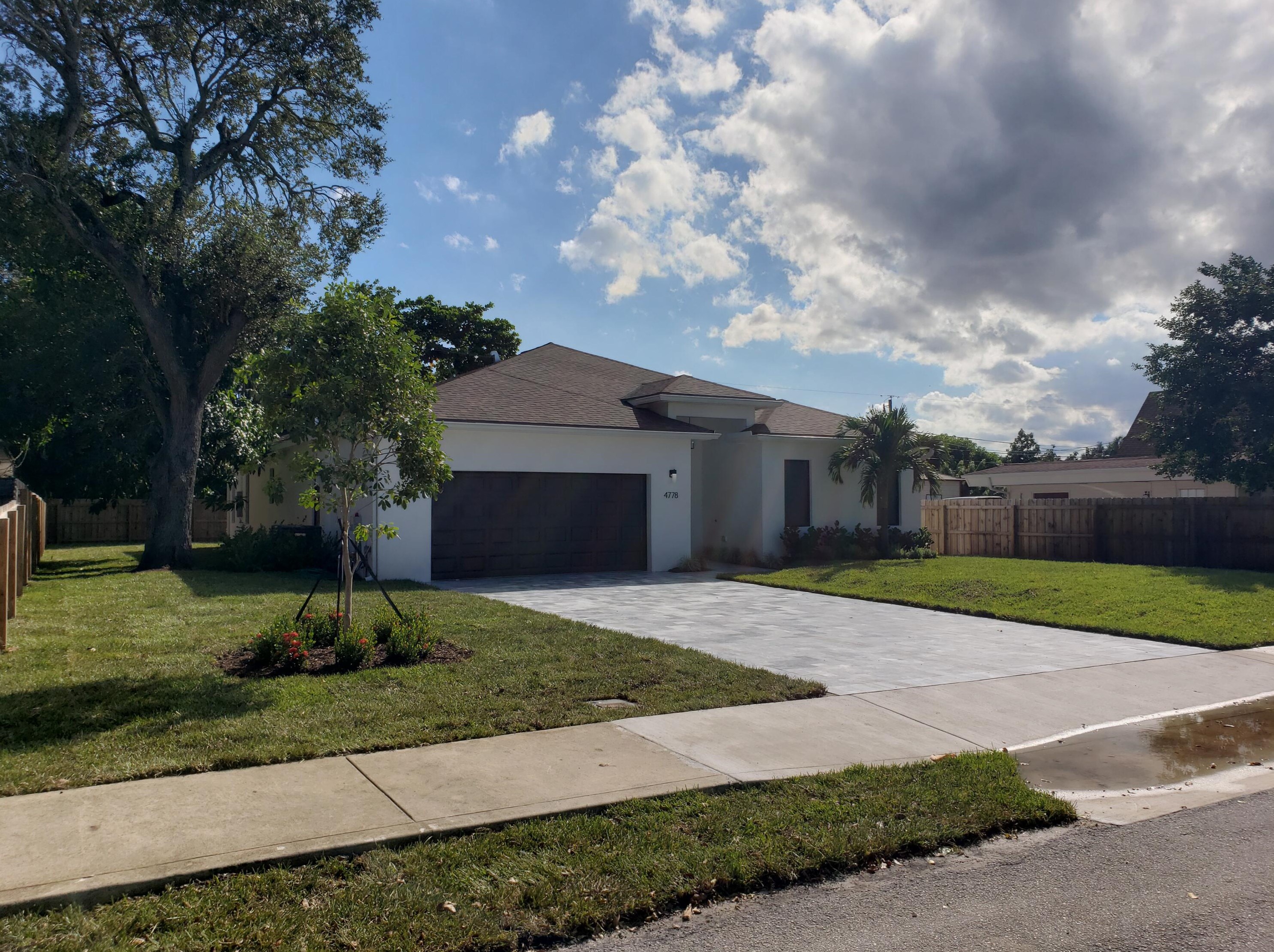 4778 Dolphin Dr, Lake Worth, FL 33463-8153