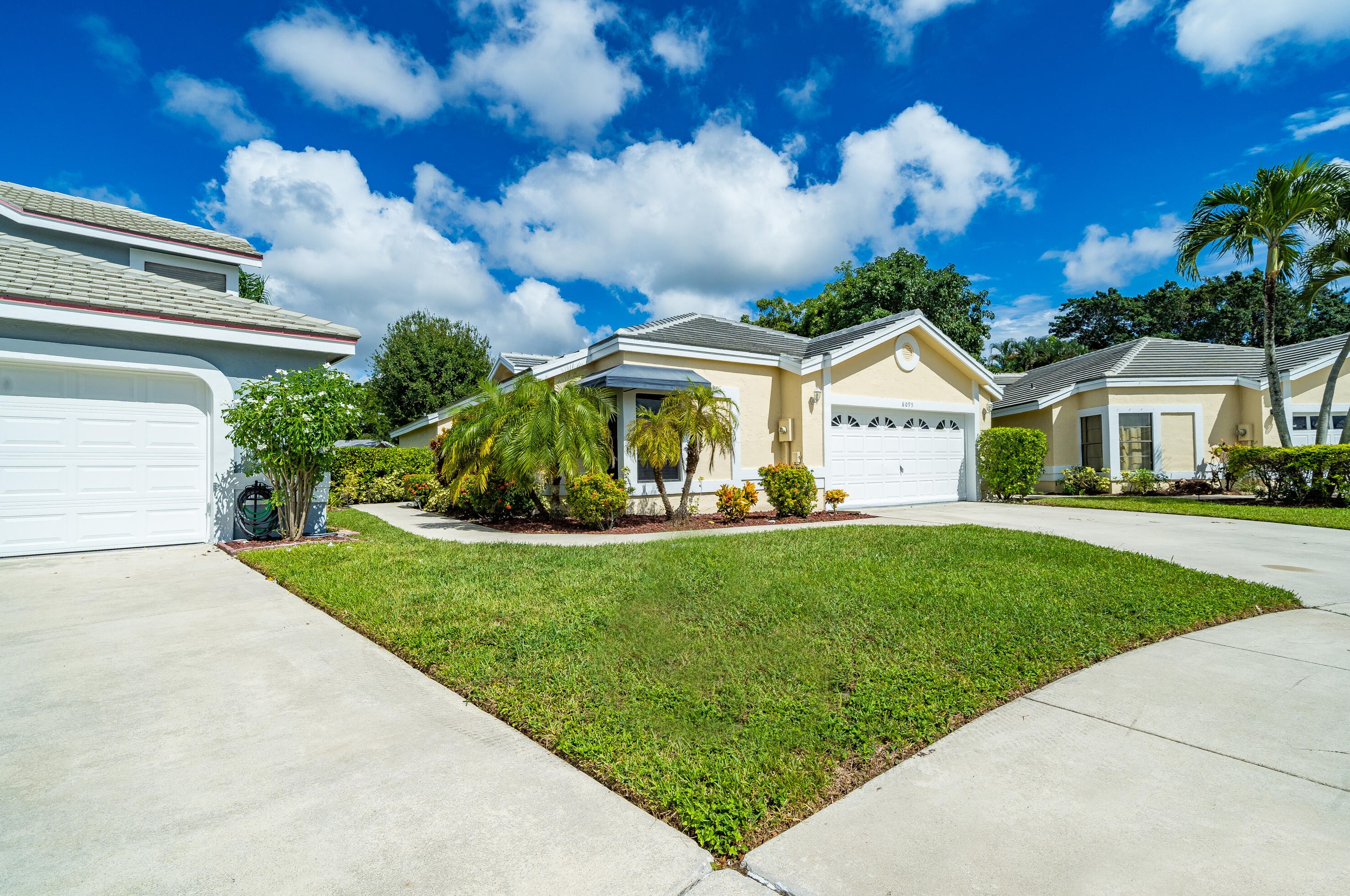 8095 Covington Ct, Lake Worth, FL 33467-6808