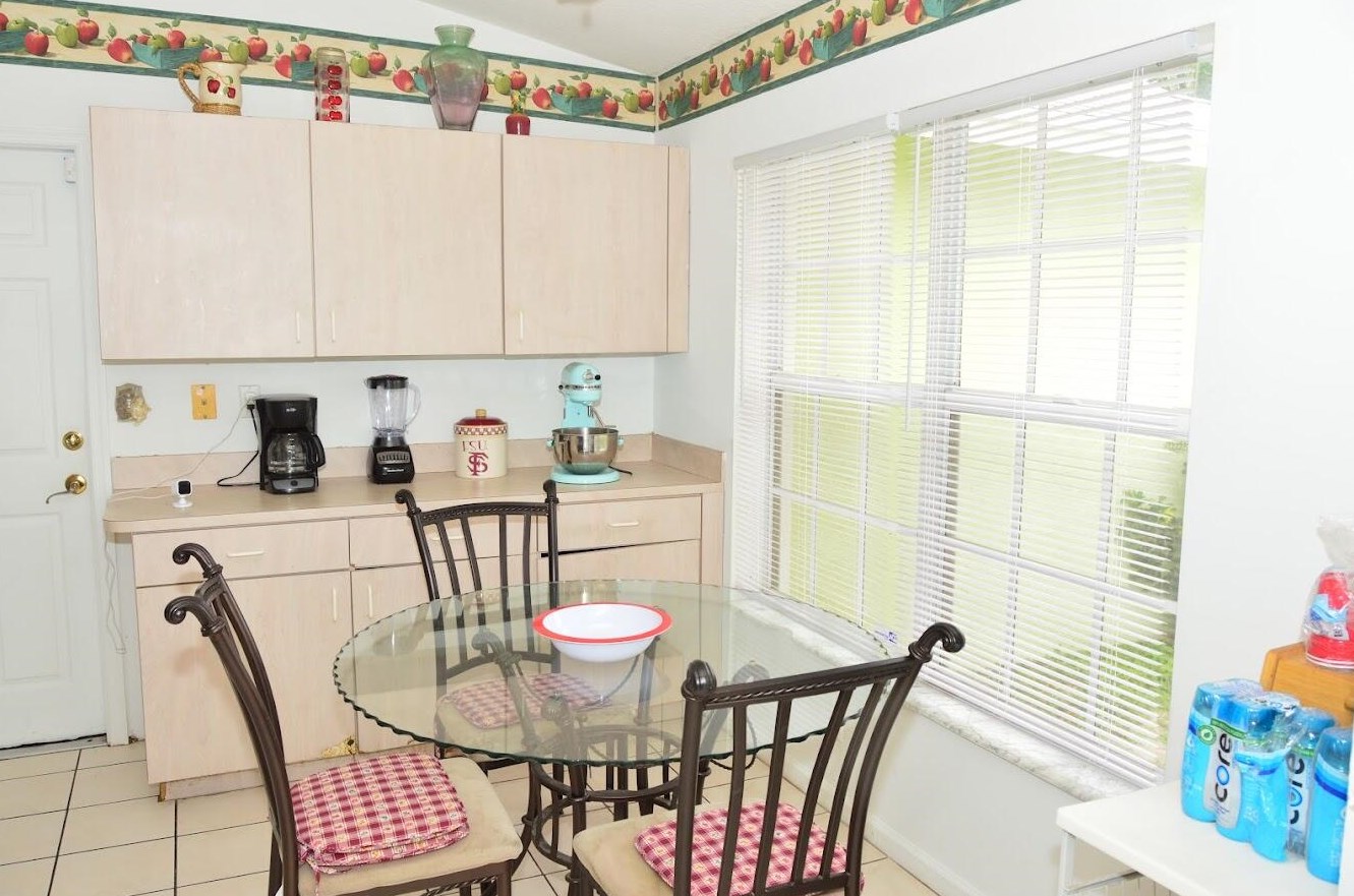 3282 Artesian Dr, Lake Worth FL 33462-3613 exterior