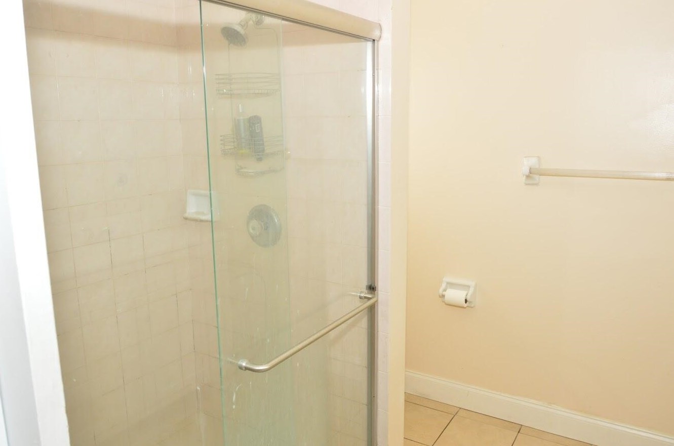 3282 Artesian Dr, Lake Worth FL 33462-3613 exterior