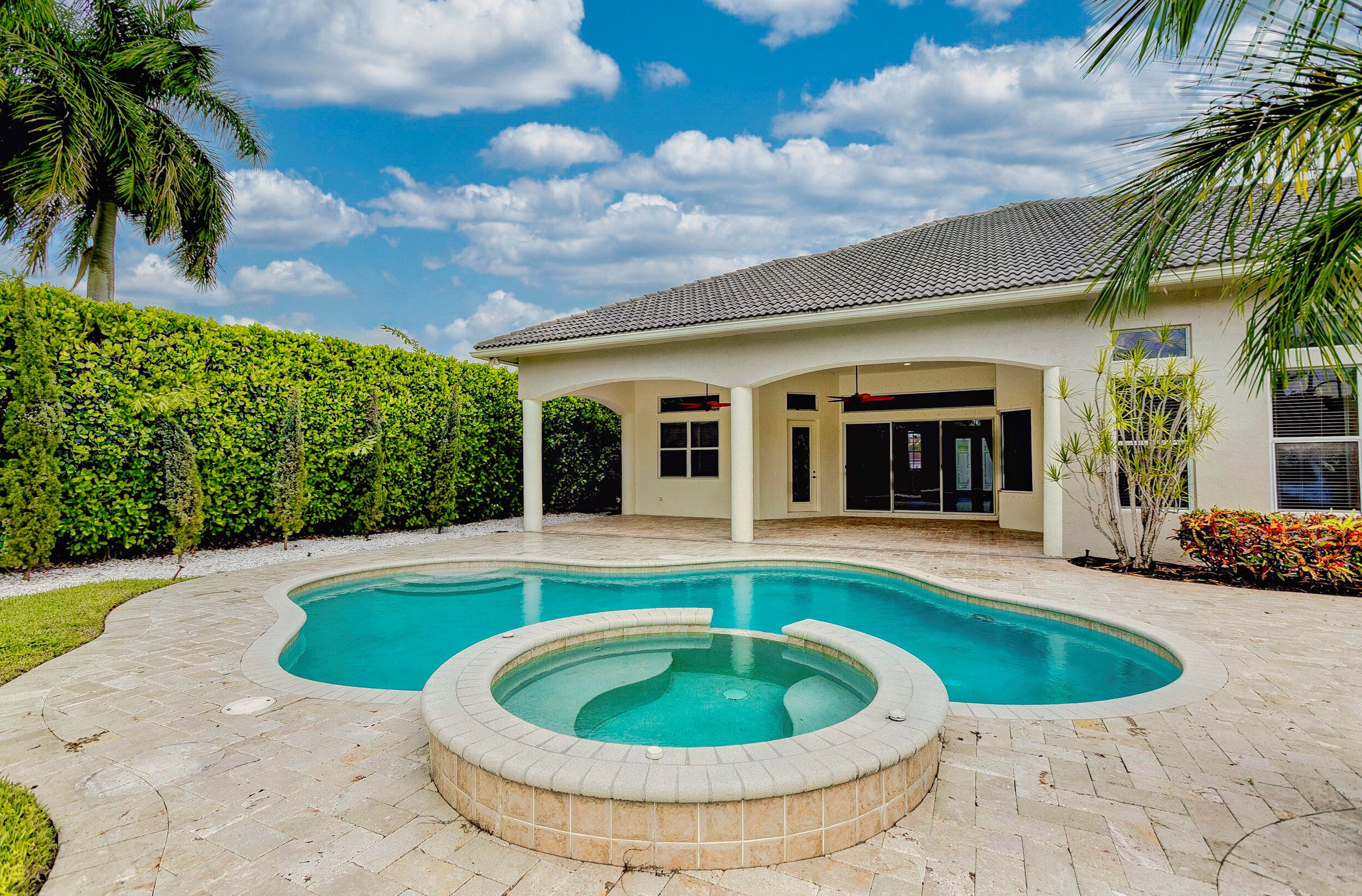 8461 Iron Horse Ct, West Palm Beach, FL 33412