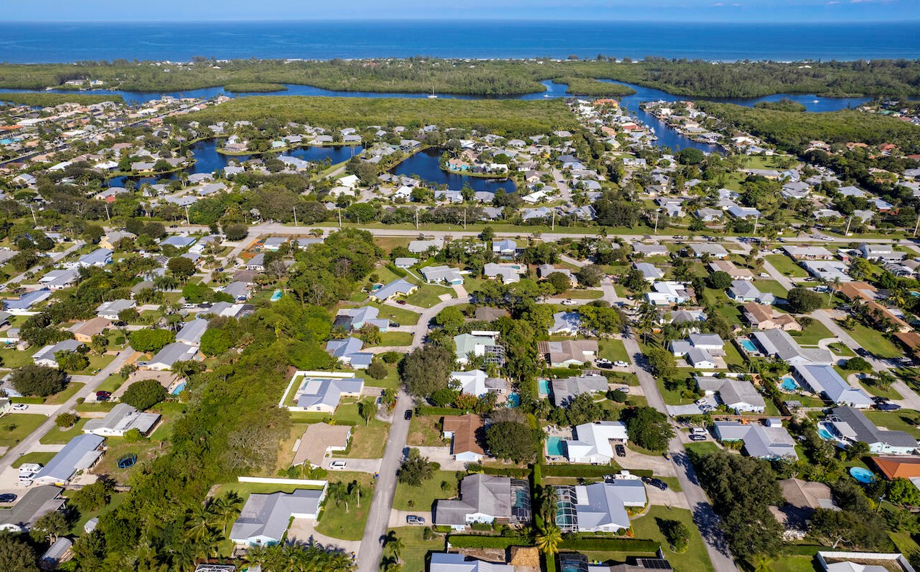 8822 Sandcastle Cir, Hobe Sound, FL 33455-4319