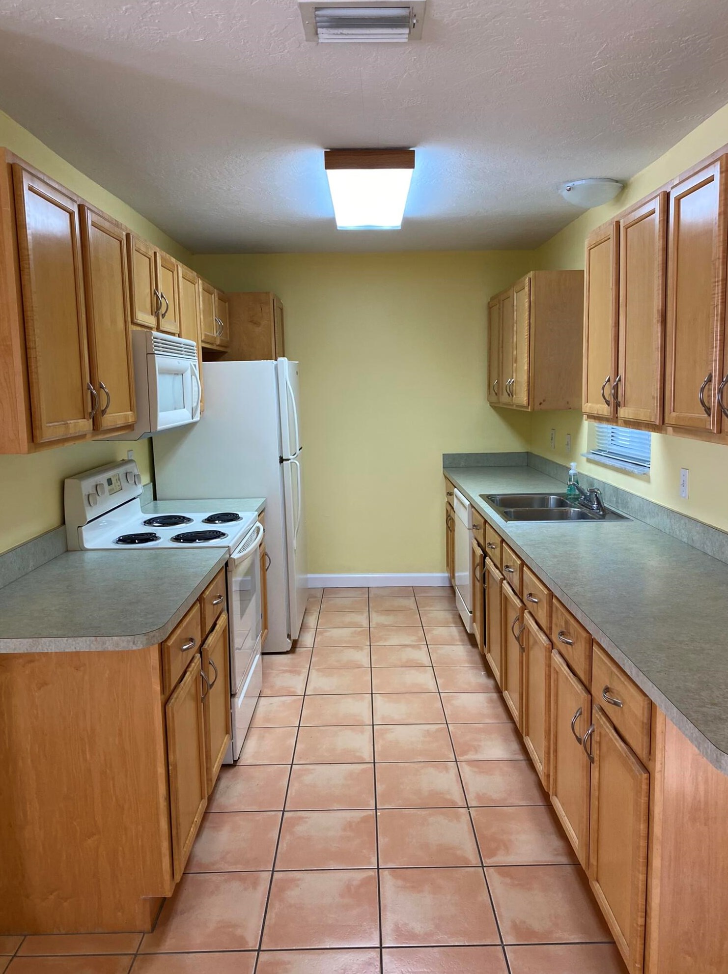 516 Stuart Ave, Stuart, FL 34994-1124