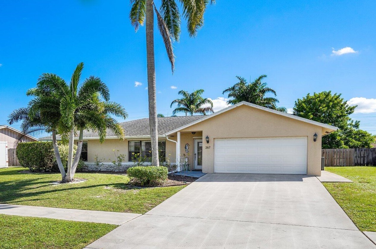 267 Las Palmas St, West Palm Beach, FL 33411-1322