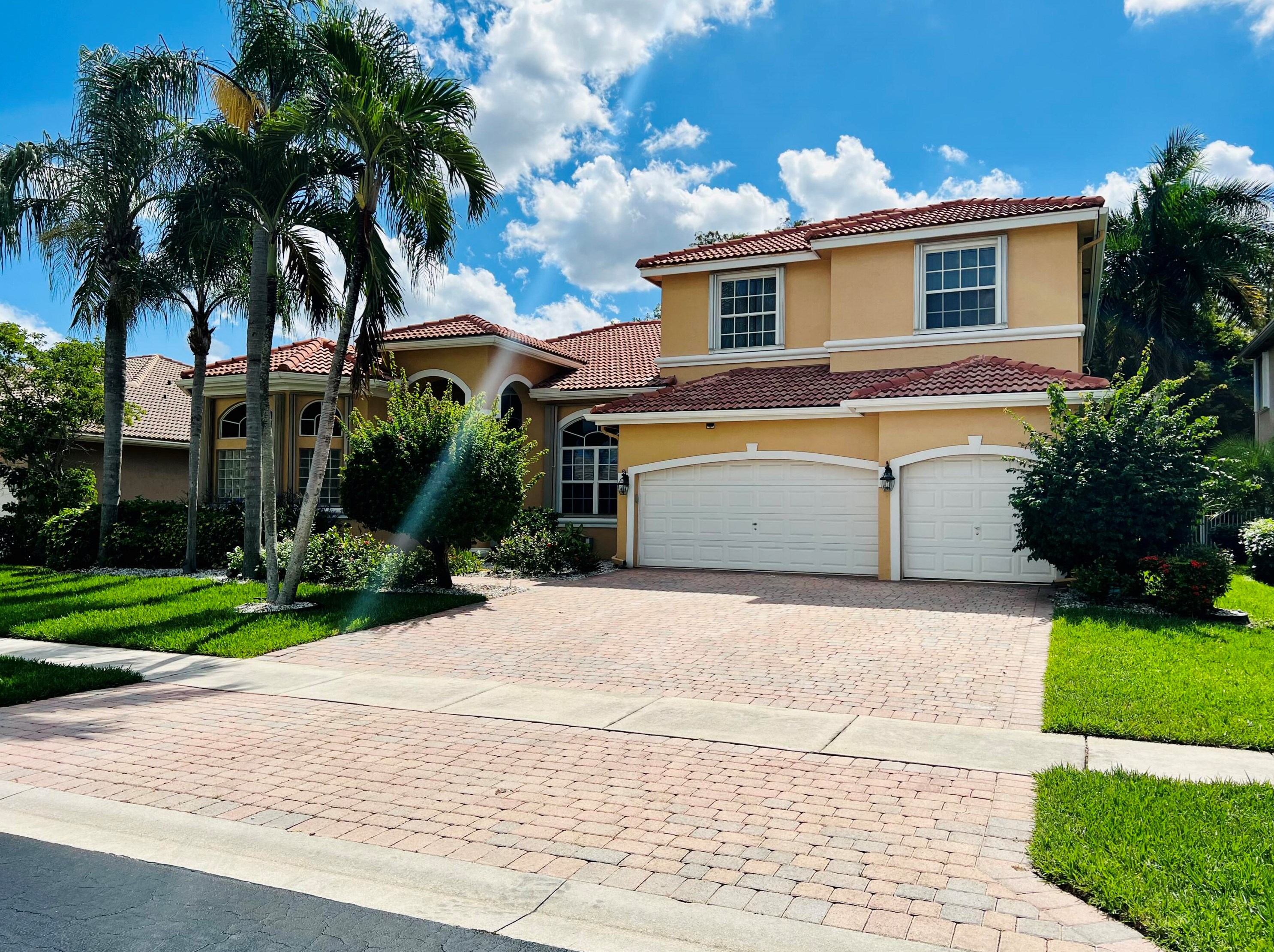 9634 Parkview Ave, Boca Raton, FL 33428-2916