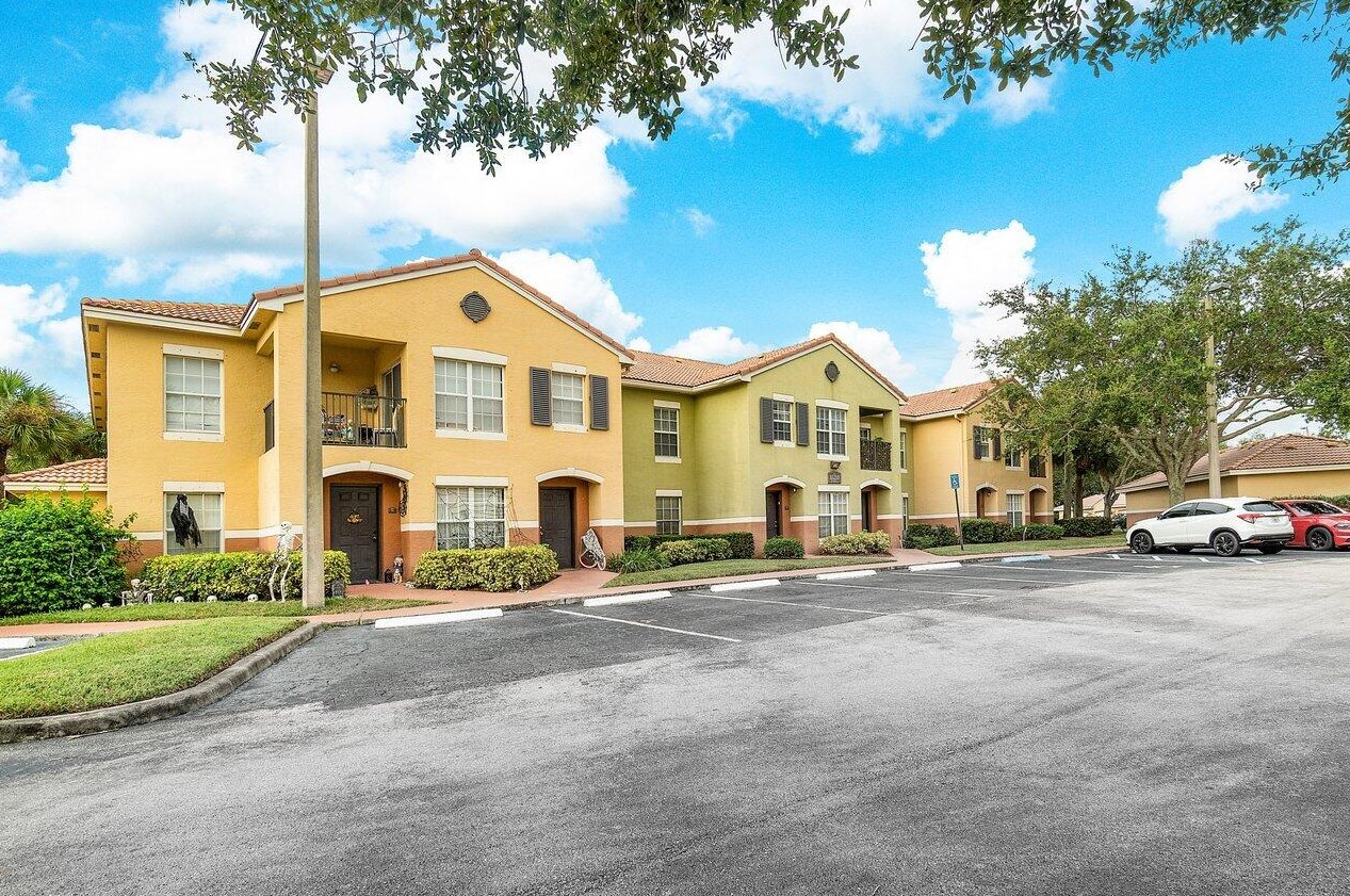 10288 Fox Trail Rd S #312, West Palm Beach, FL 33411