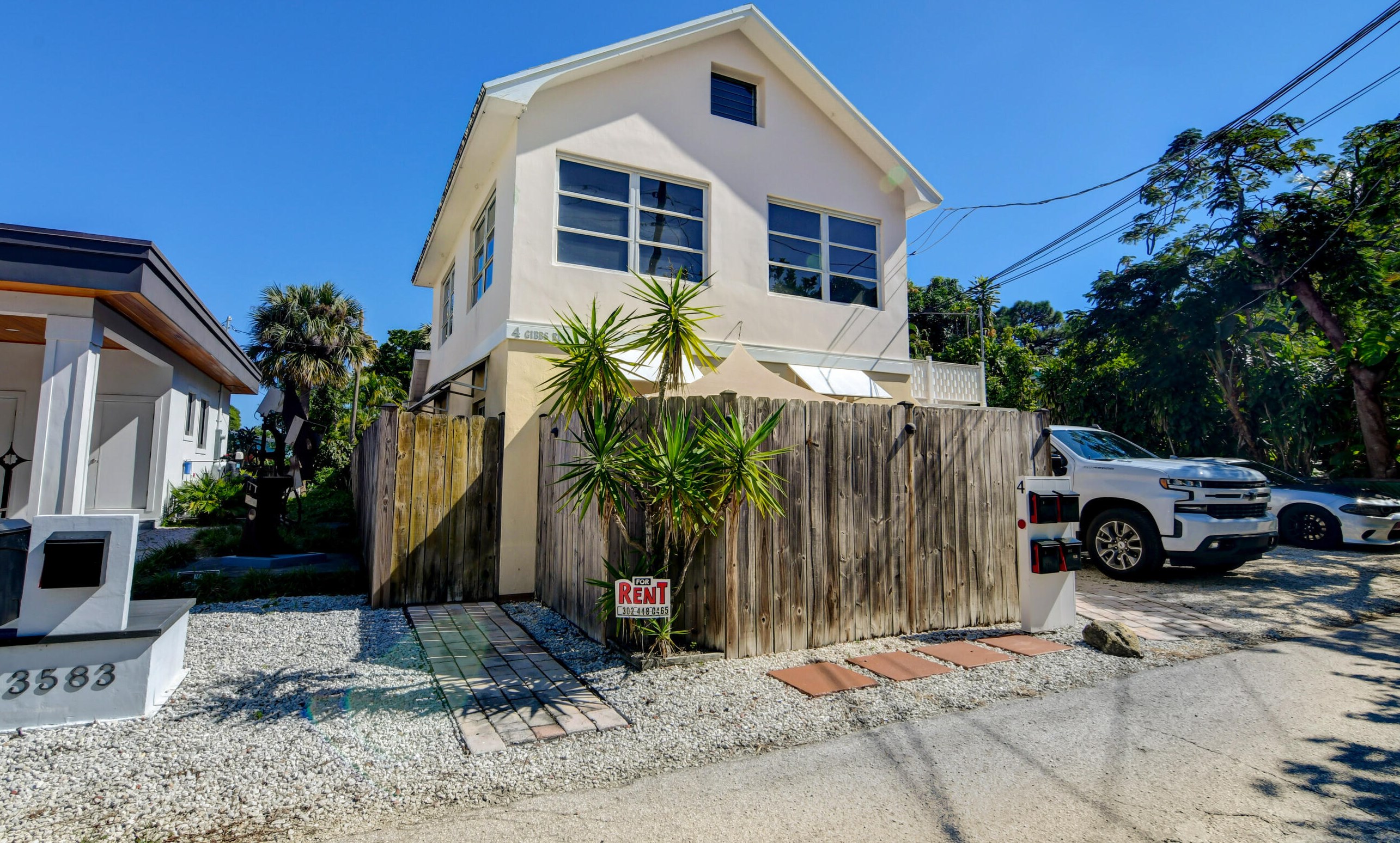 4 Gibbs Rd Apt 2, Delray Beach, FL 33483