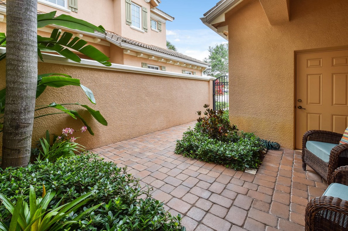 4679 Cadiz Cir, West Palm Beach, FL 33418