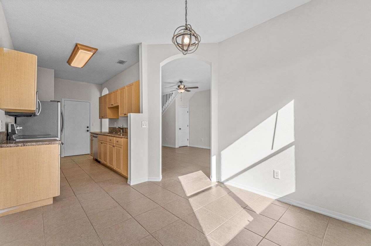 204 Seminole Palms Dr, Lake Worth FL 33463-4249 exterior