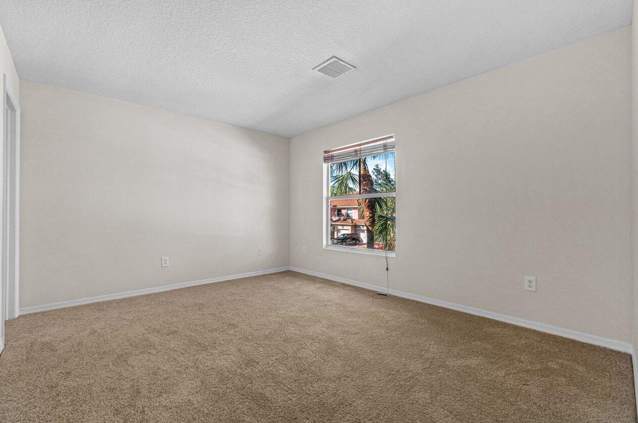 204 Seminole Palms Dr, Lake Worth FL 33463-4249 exterior