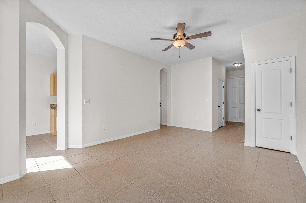 204 Seminole Palms Dr, Lake Worth FL 33463-4249 exterior