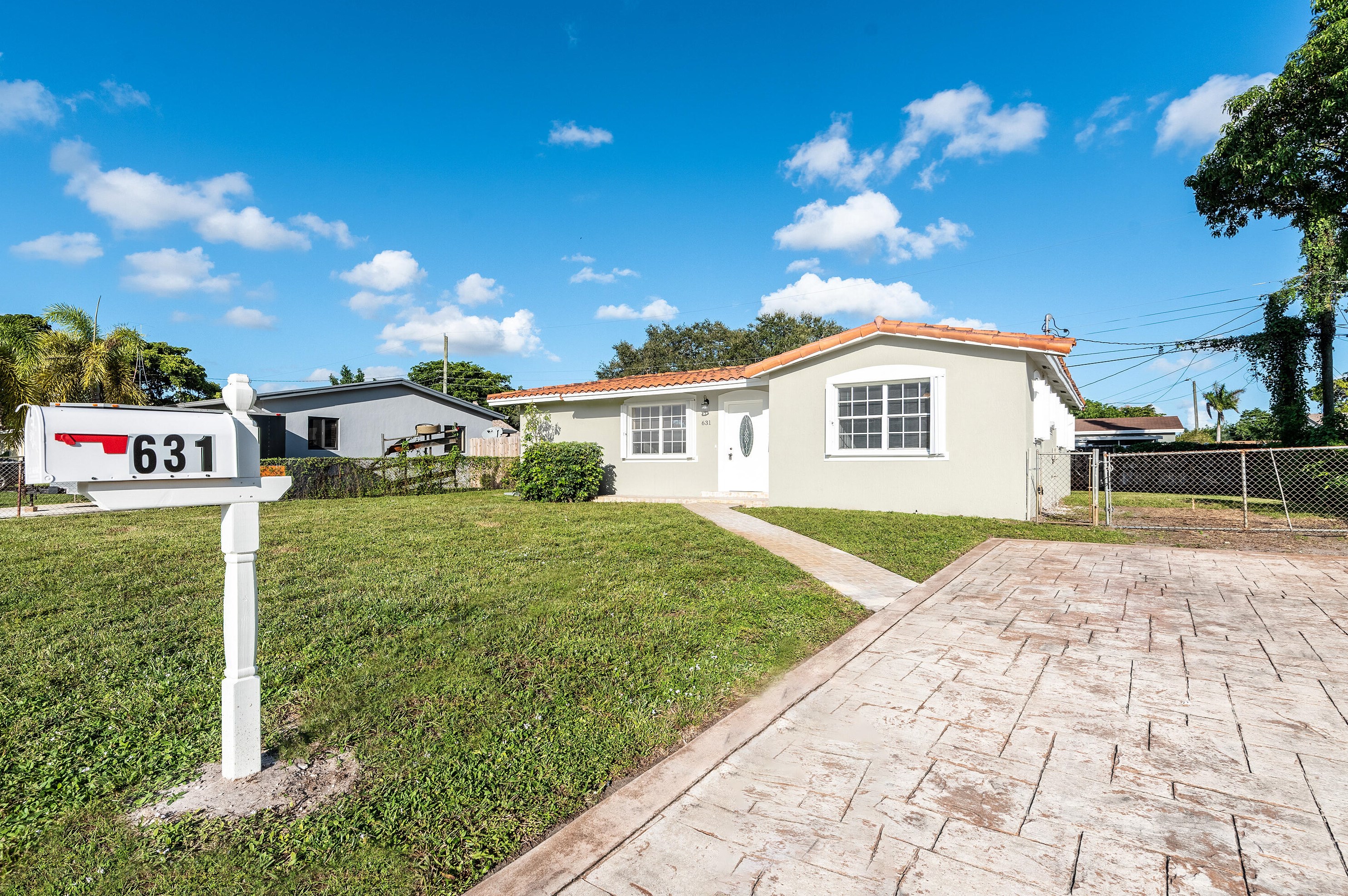 631 65th Way, Hollywood, FL 33024-7623