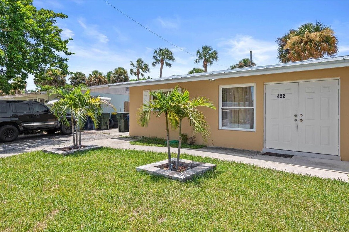 422 Robalo Ct, Stuart, FL 34996-3209