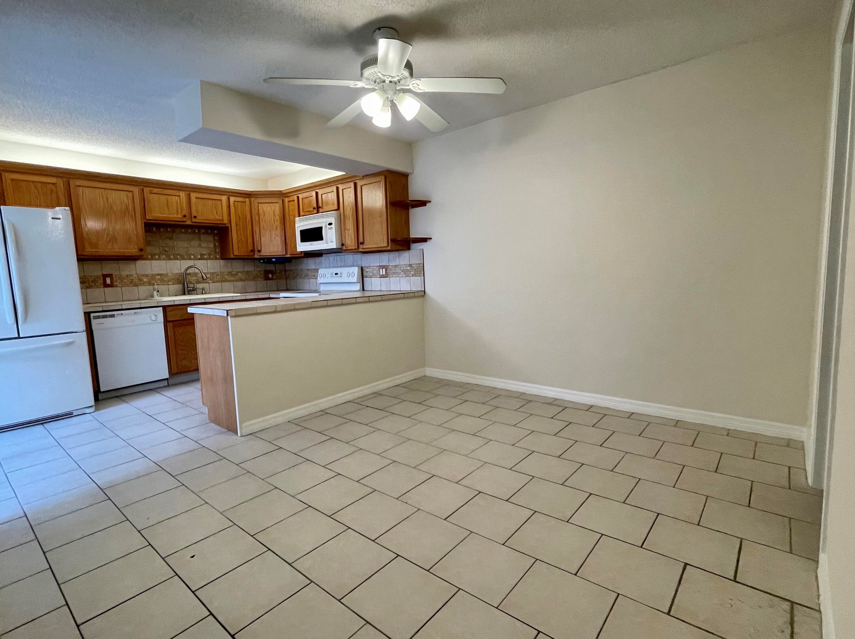 238 Lake Arbor Dr, Lake Worth FL  33461-2160 exterior