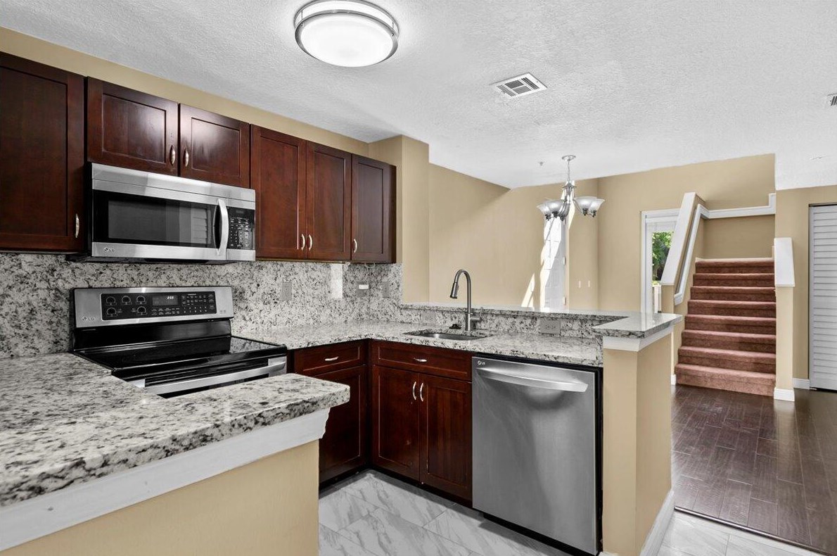 1136 Town Center Dr #25, Jupiter, FL 33458
