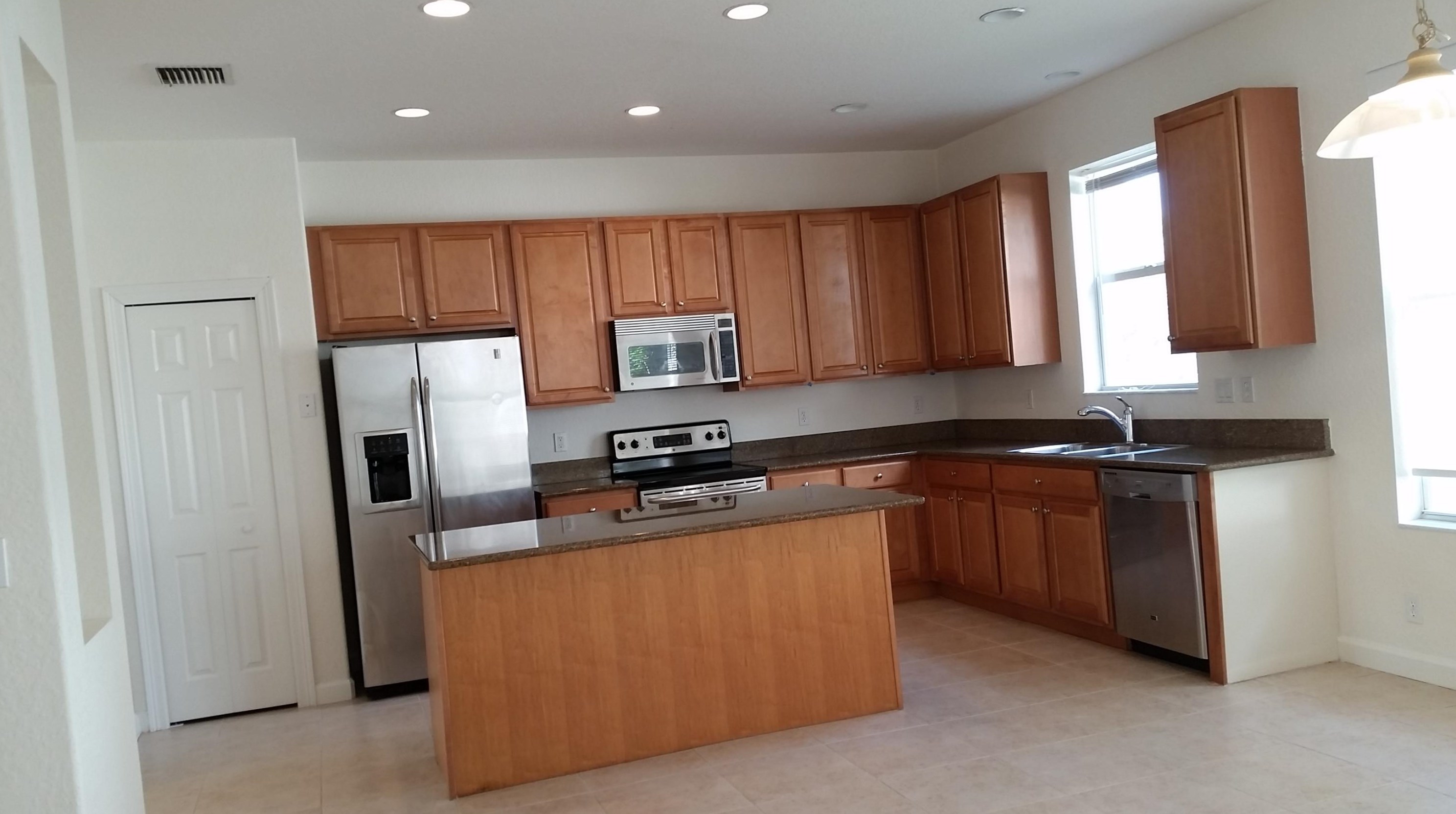 8211 Calterra Dr, West Palm Beach, FL 33418