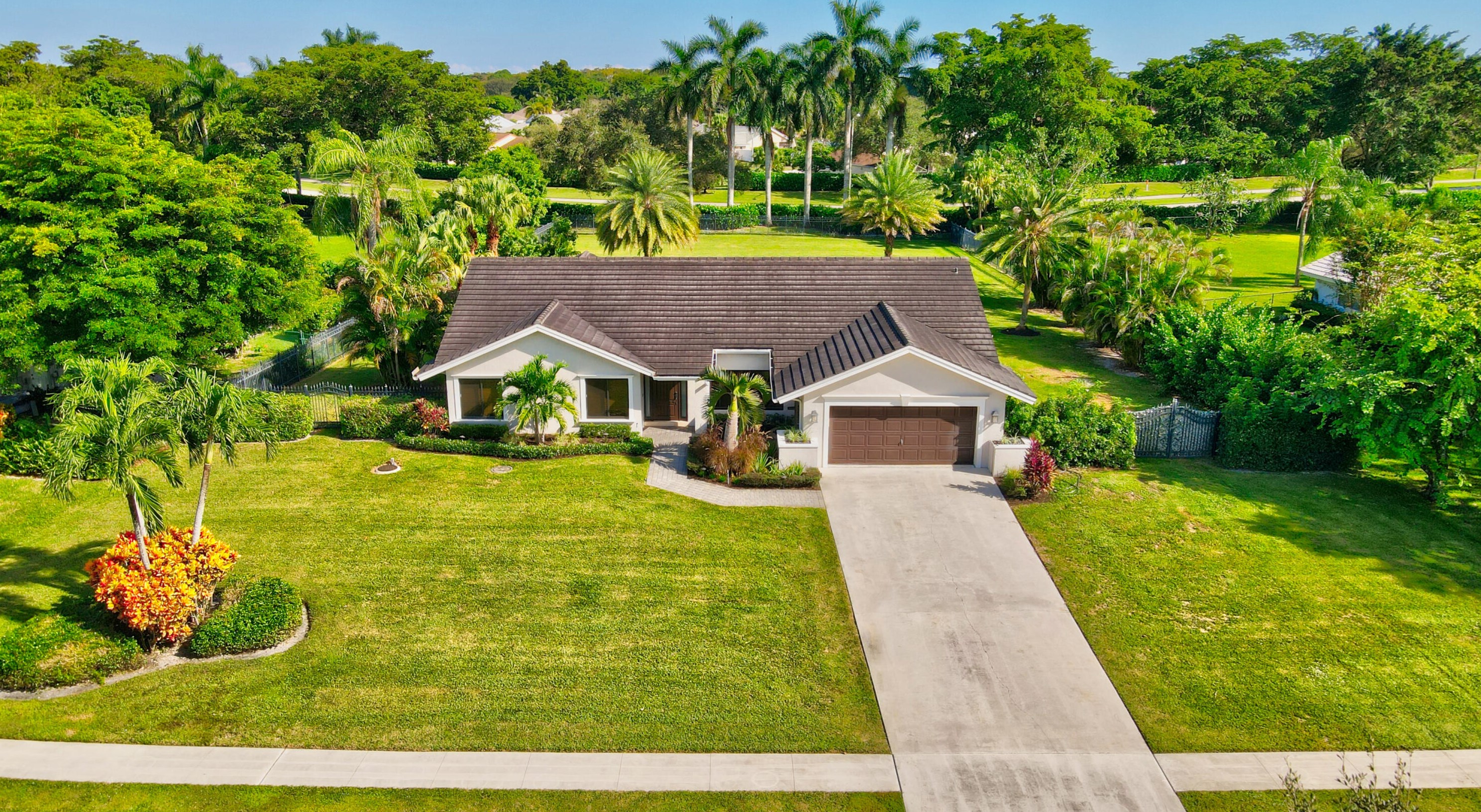 21370 Sweetwater Ln, Boca Raton, FL 33428