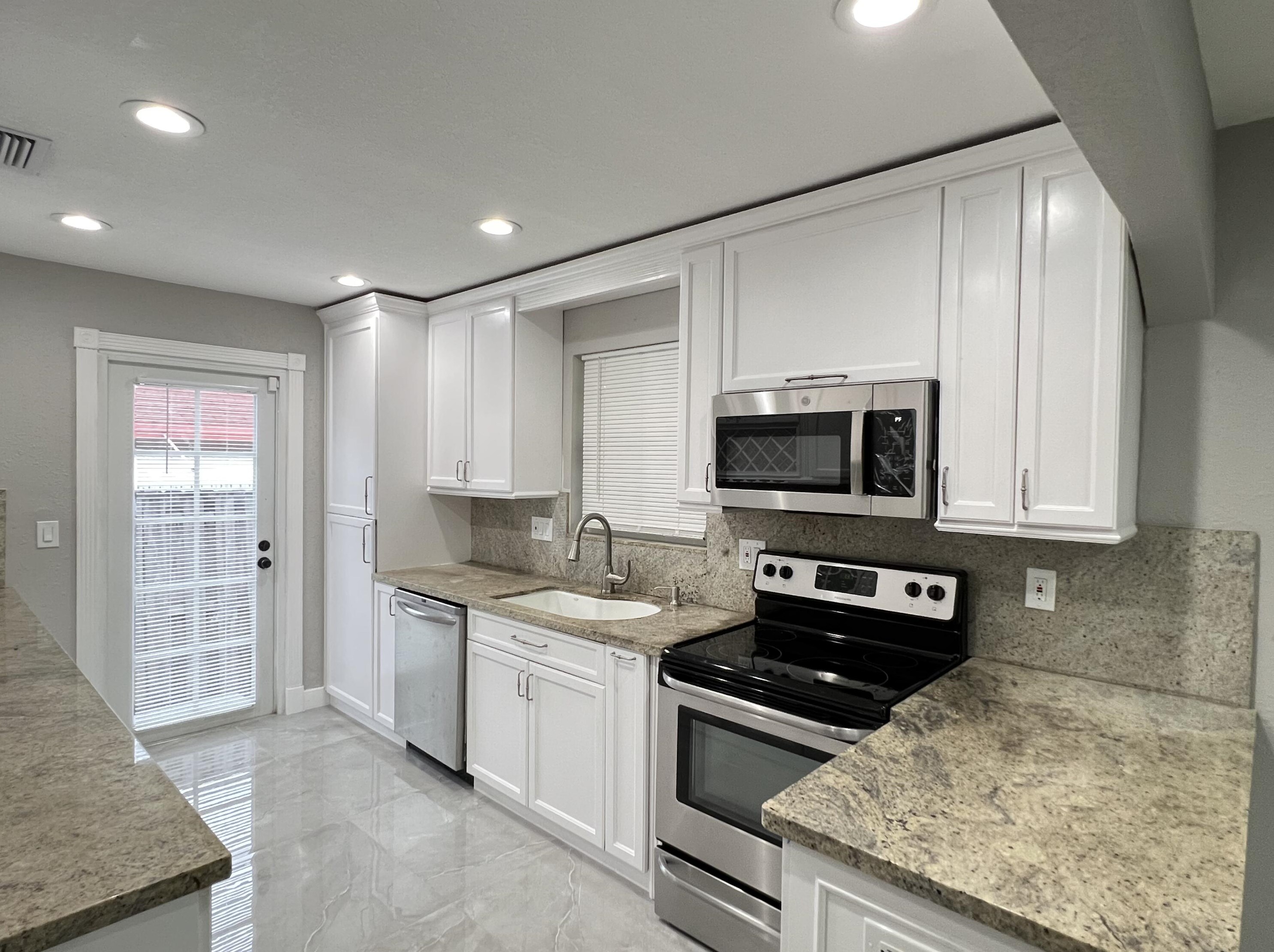 317 Se 34th Ave, Boynton Beach, FL 33435