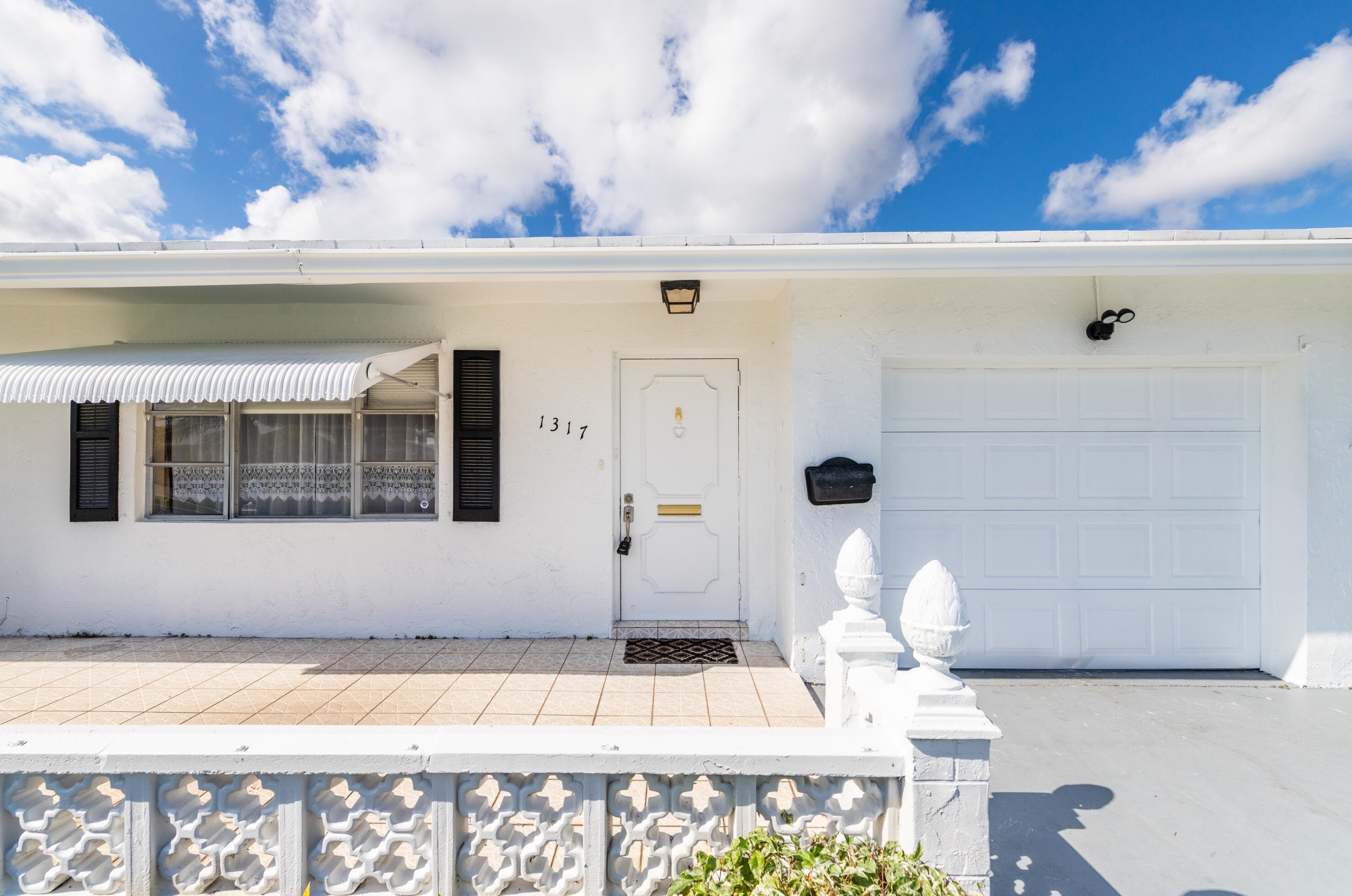1317 18th St, Boynton Beach, FL 33426-5825