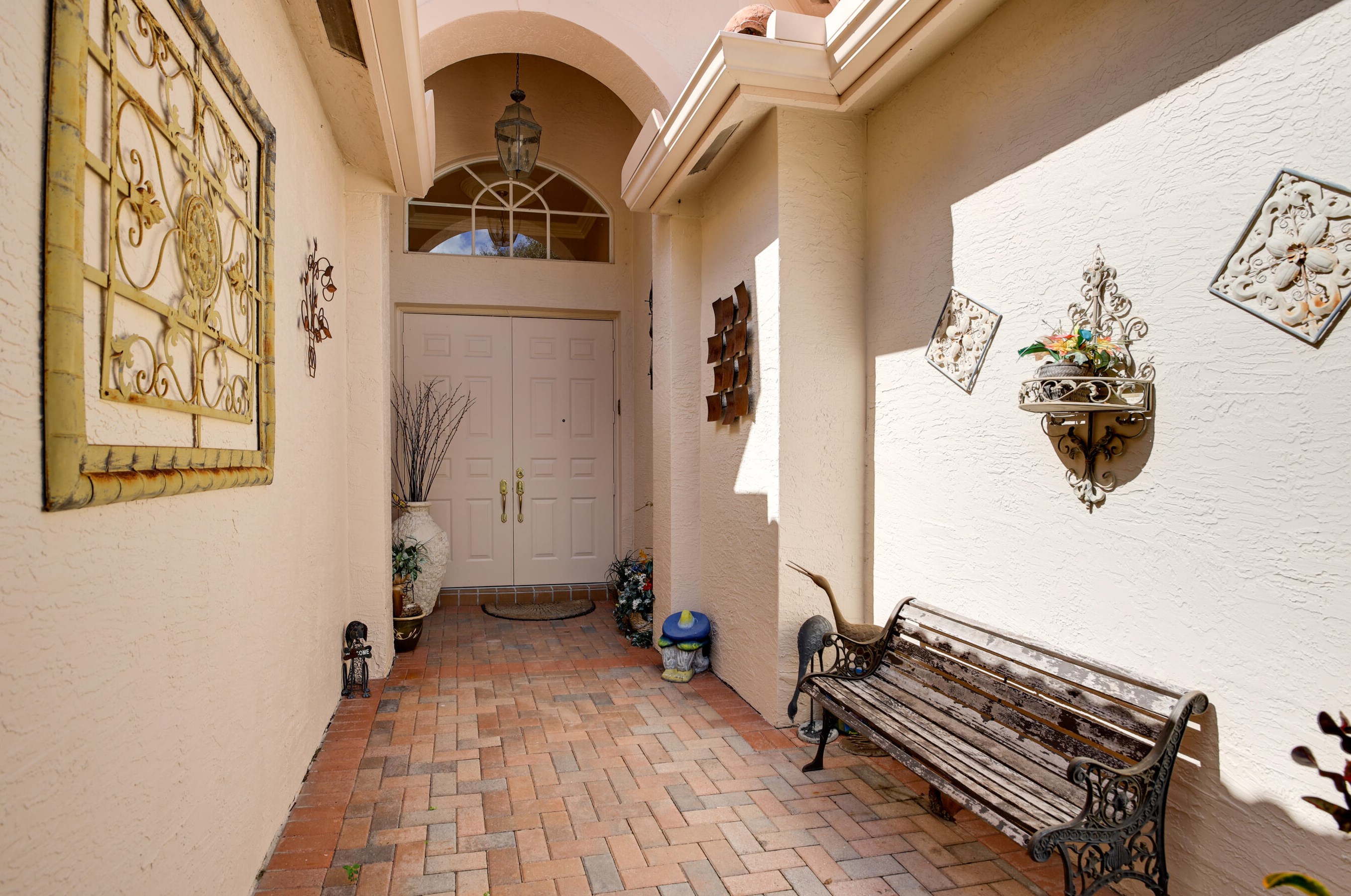 6818 Fiji Cir, Boynton Beach, FL 33437