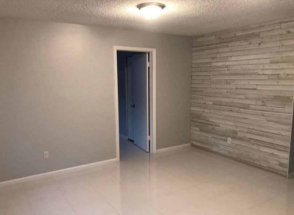 4723 Boatman St, Lake Worth, FL 33463-3493