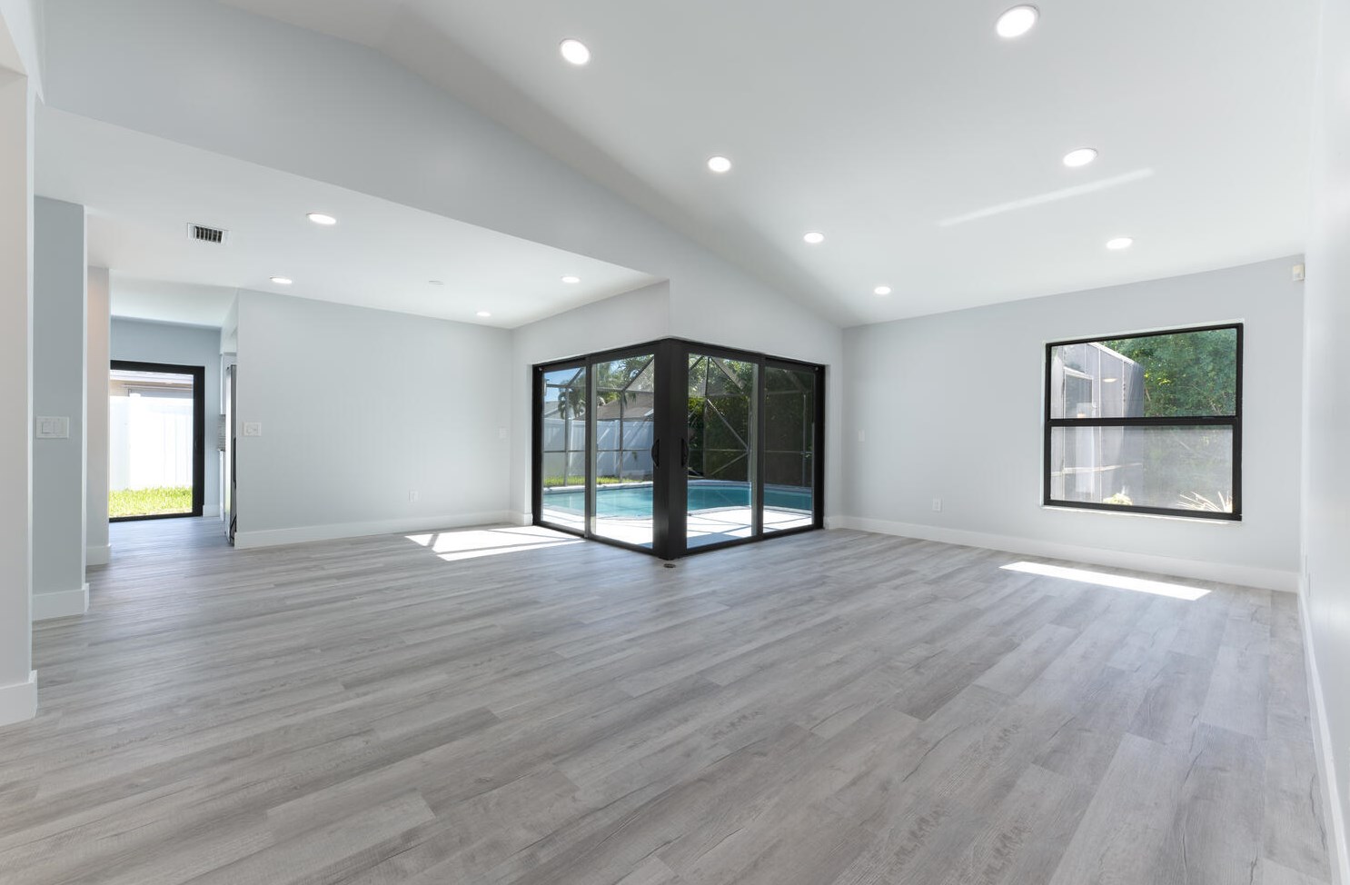 4250 Woods End Rd, Boca Raton, FL 33487