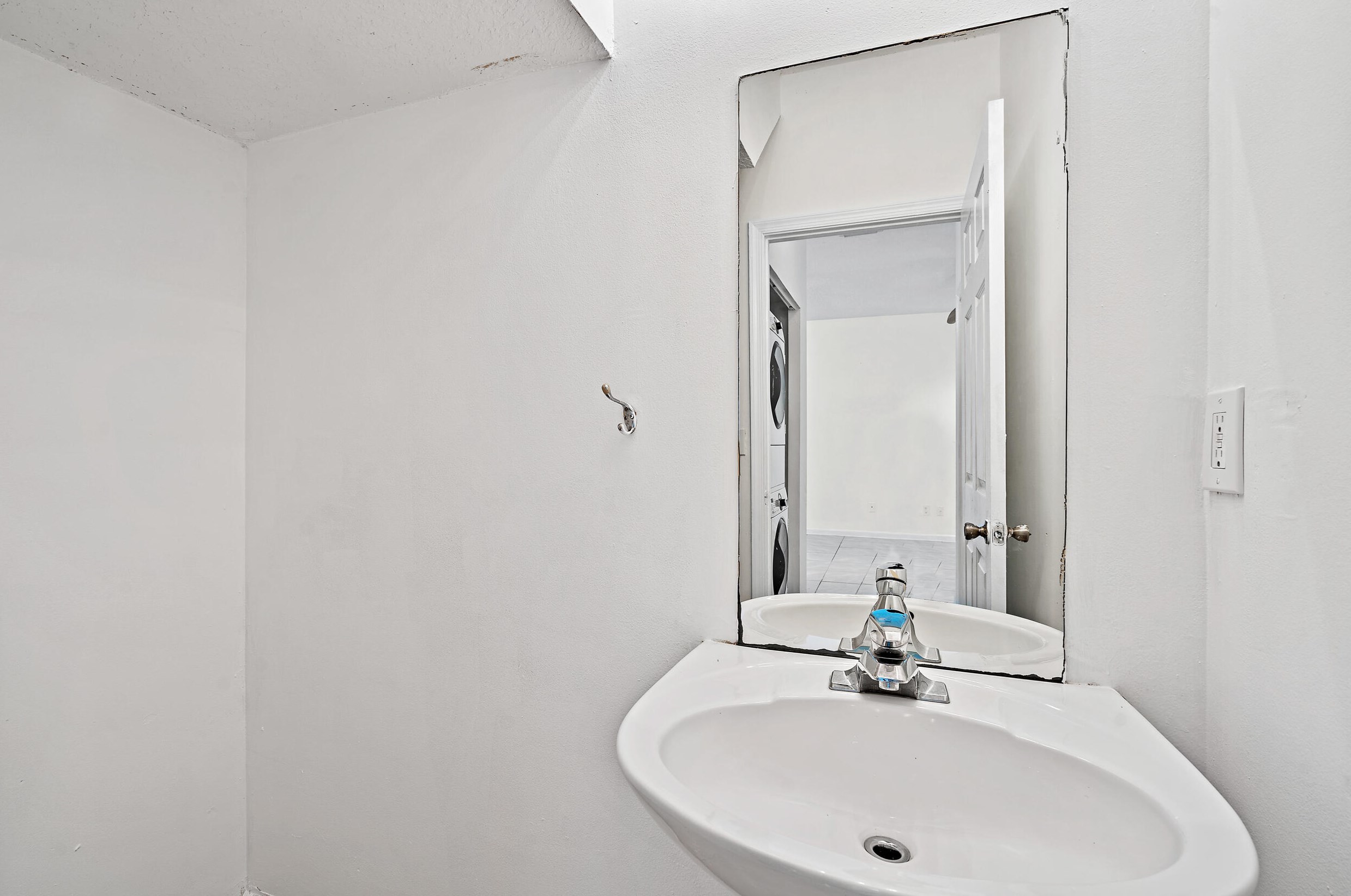 148 Palm Villas Way, Lake Worth FL 33461-1086 exterior