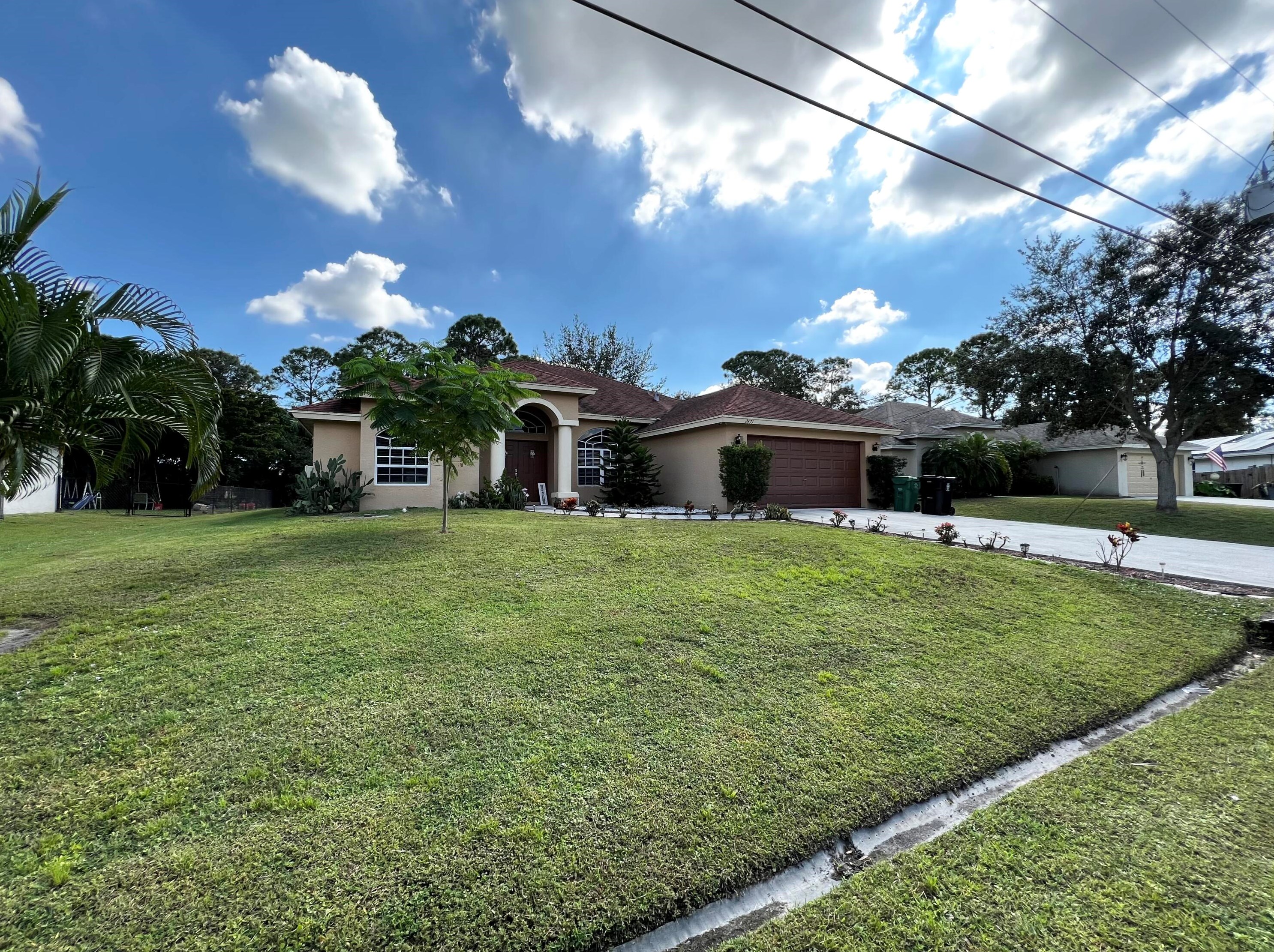 2471 Sw Madiera St, Fort Pierce, FL 34953