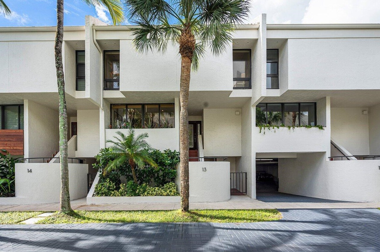 2335 S Ocean Blvd #13d, Palm Beach, FL 33480