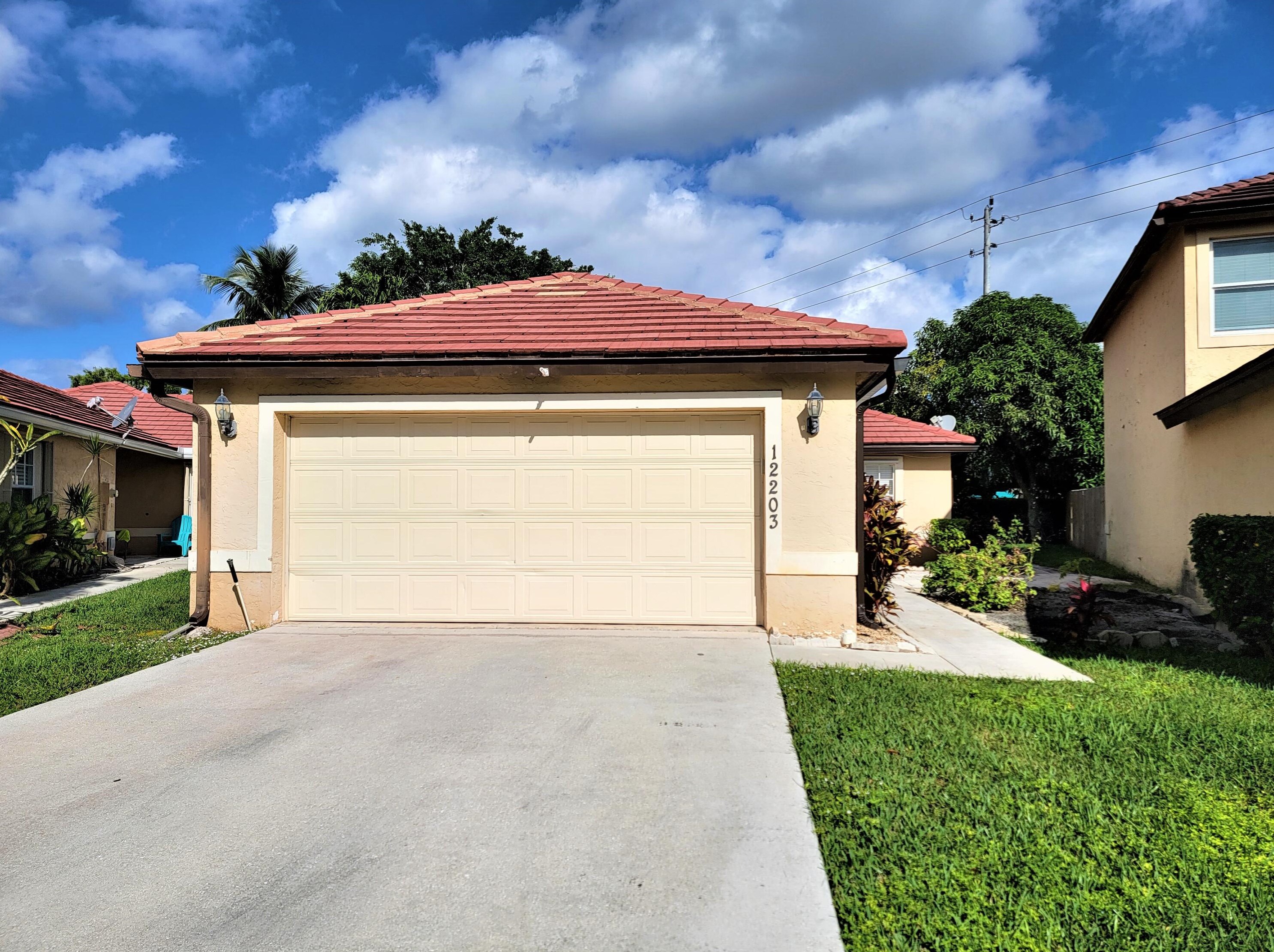 12203 Brisbane Ln, West Palm Beach, FL 33414