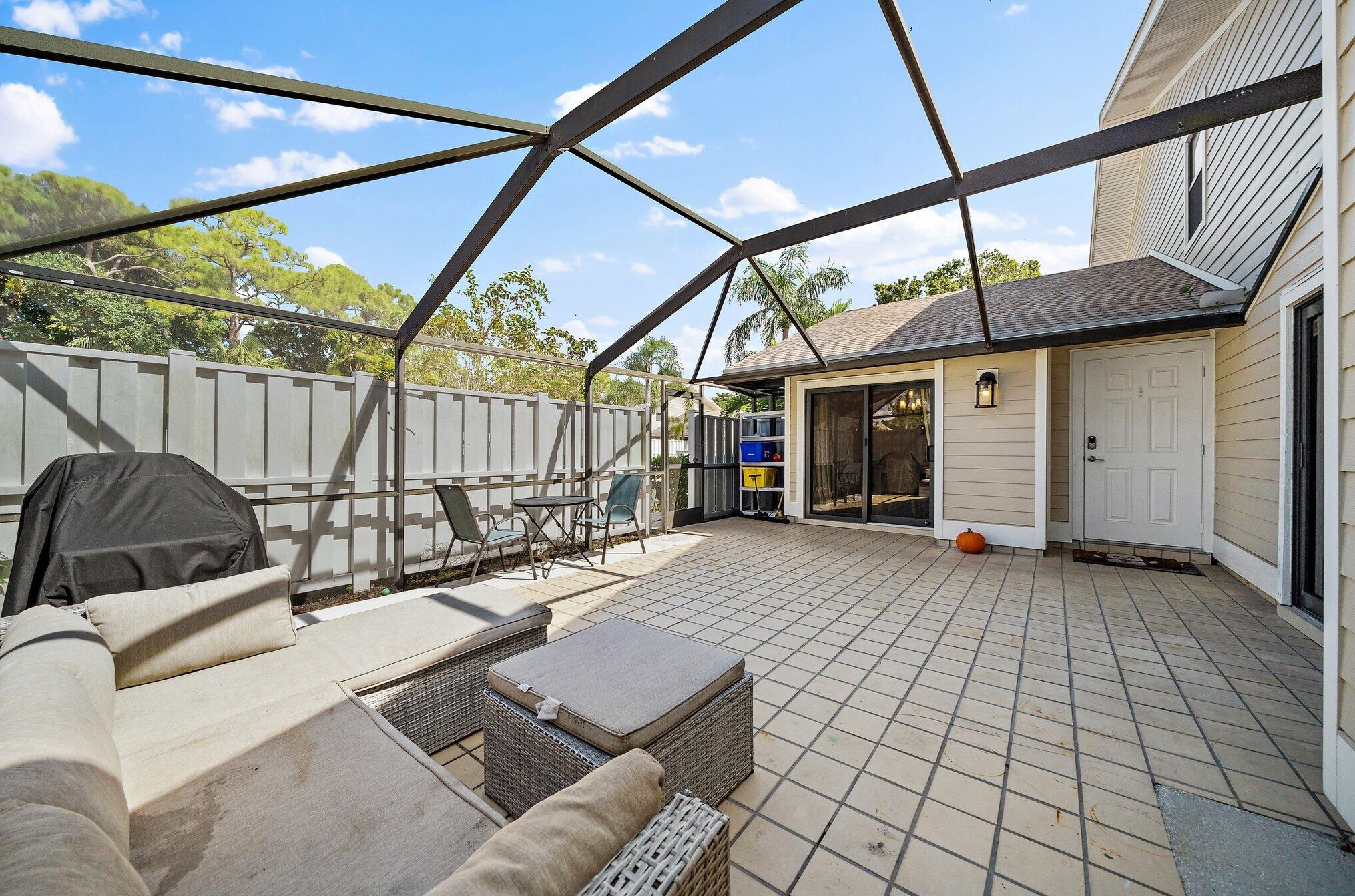 402 Summerwinds Ln, Jupiter, FL 33458-7018