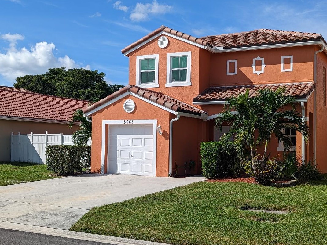8045 Pelican Harbour Dr, Lake Worth, FL 33467-6845
