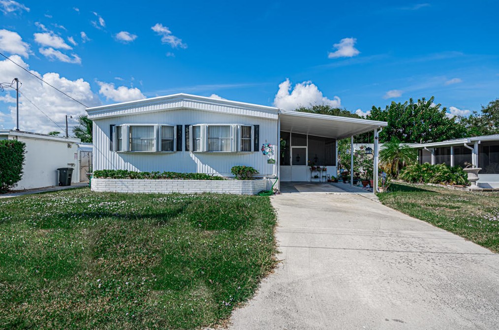 8949 W Shady Ln, Boynton Beach, FL 33436