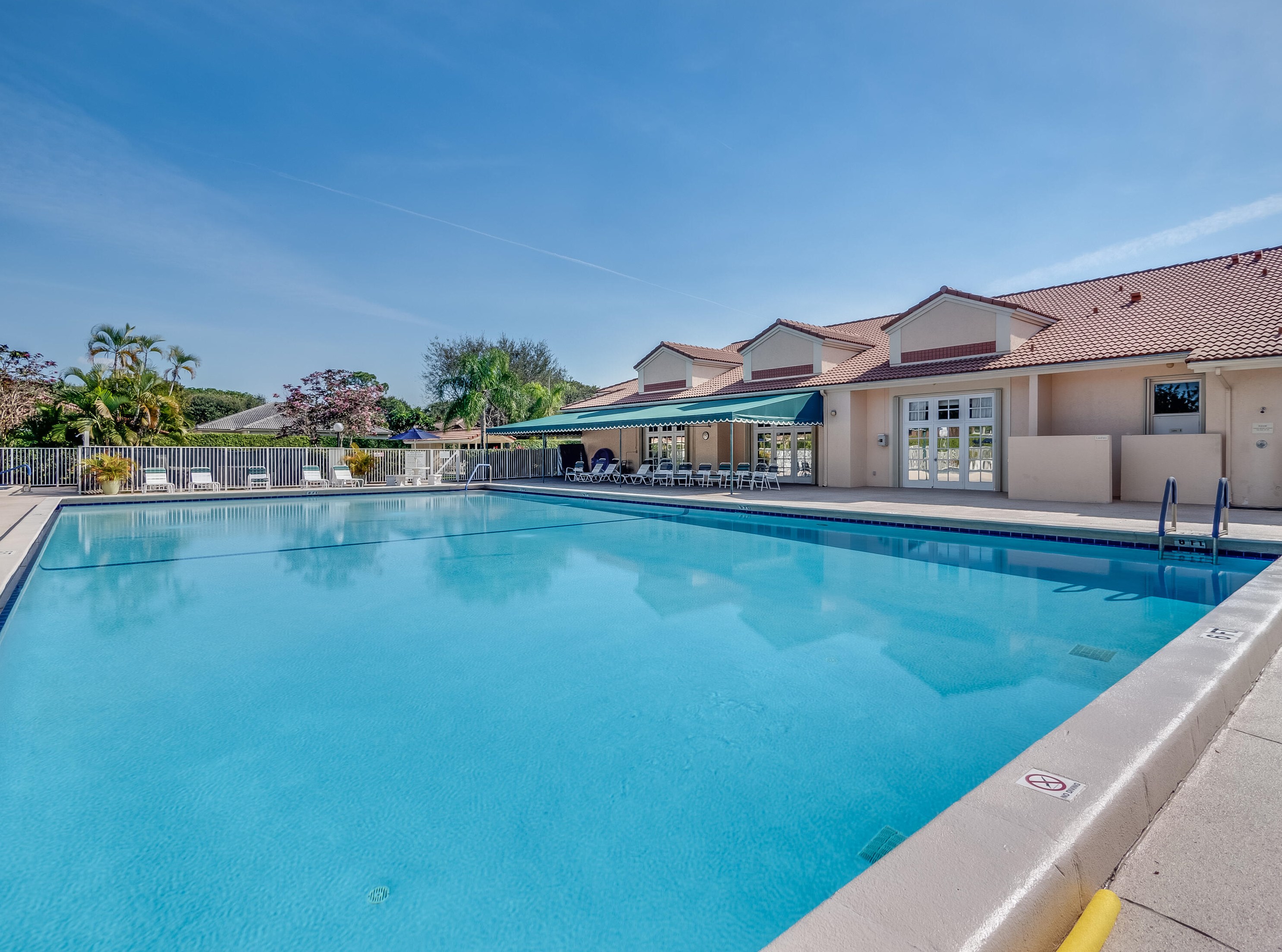 3864 Summer Chase Ct, Lake Worth FL  33467-2459 exterior