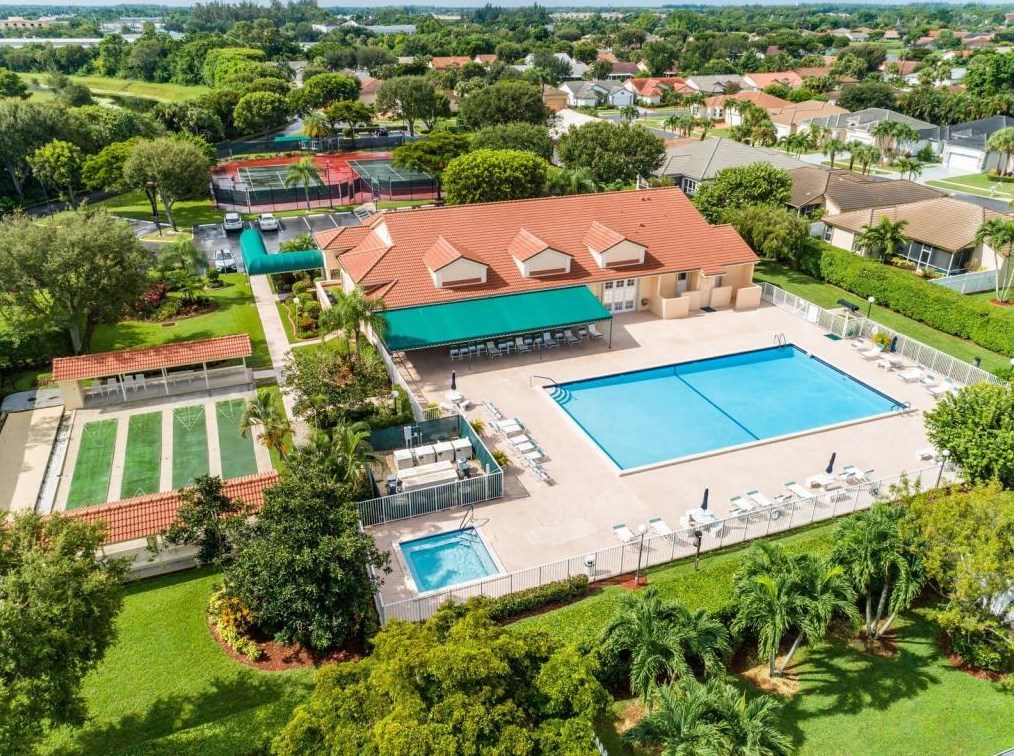3864 Summer Chase Ct, Lake Worth FL  33467-2459 exterior