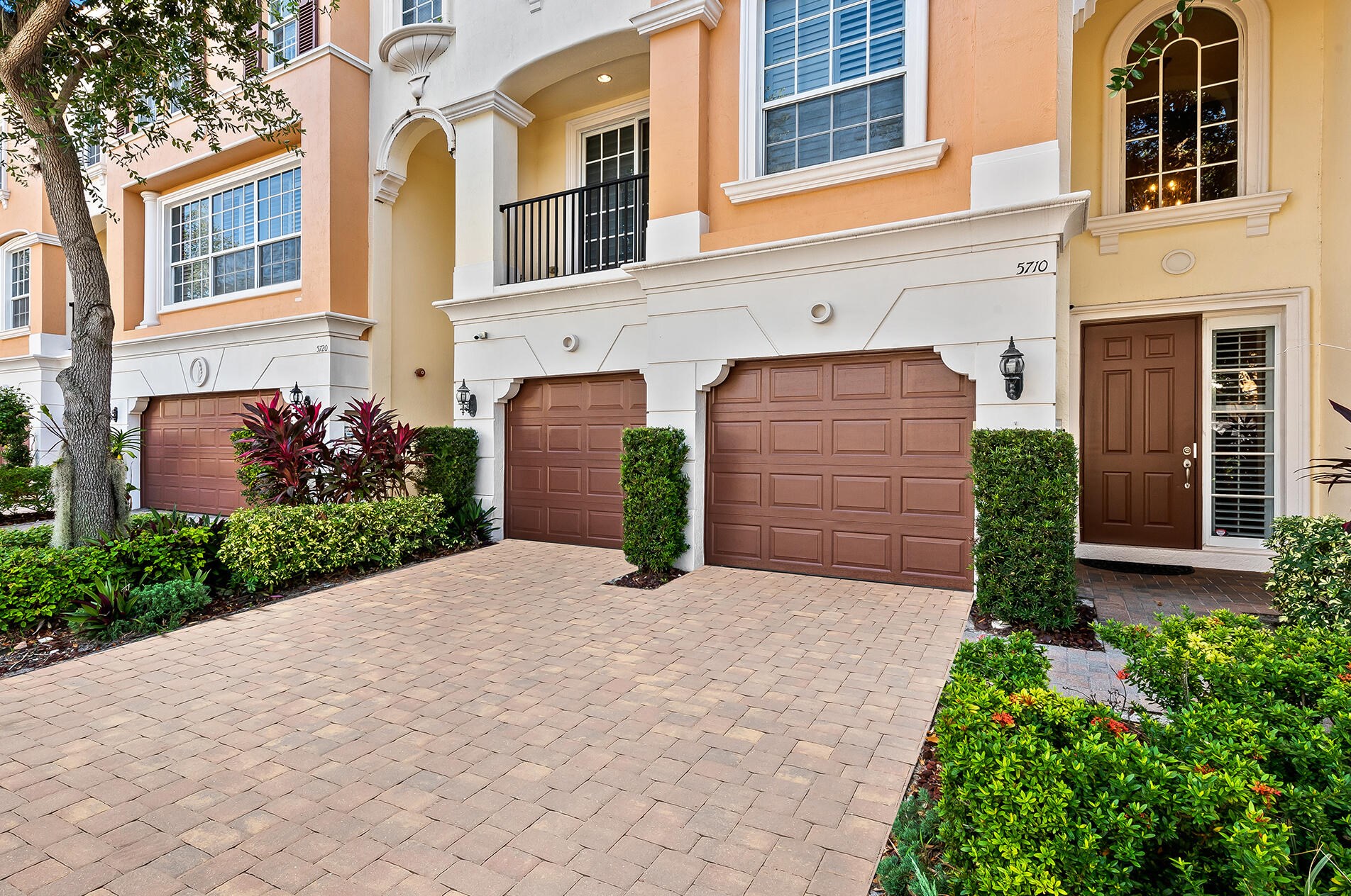 5710 Verde Cir, Boca Raton, FL 33487-5200