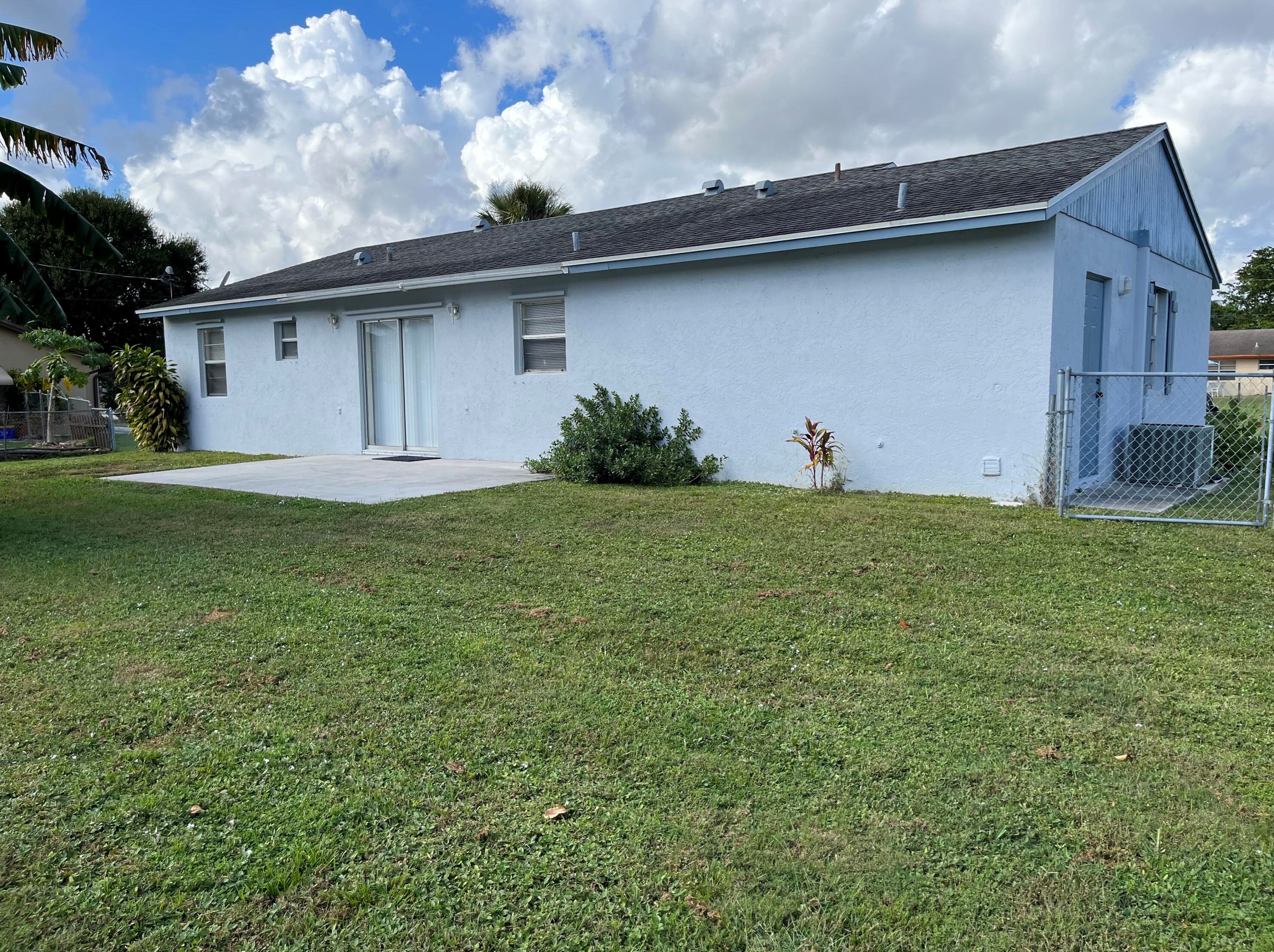 9052 Melody Rd, Lake Worth, FL 33467-4748