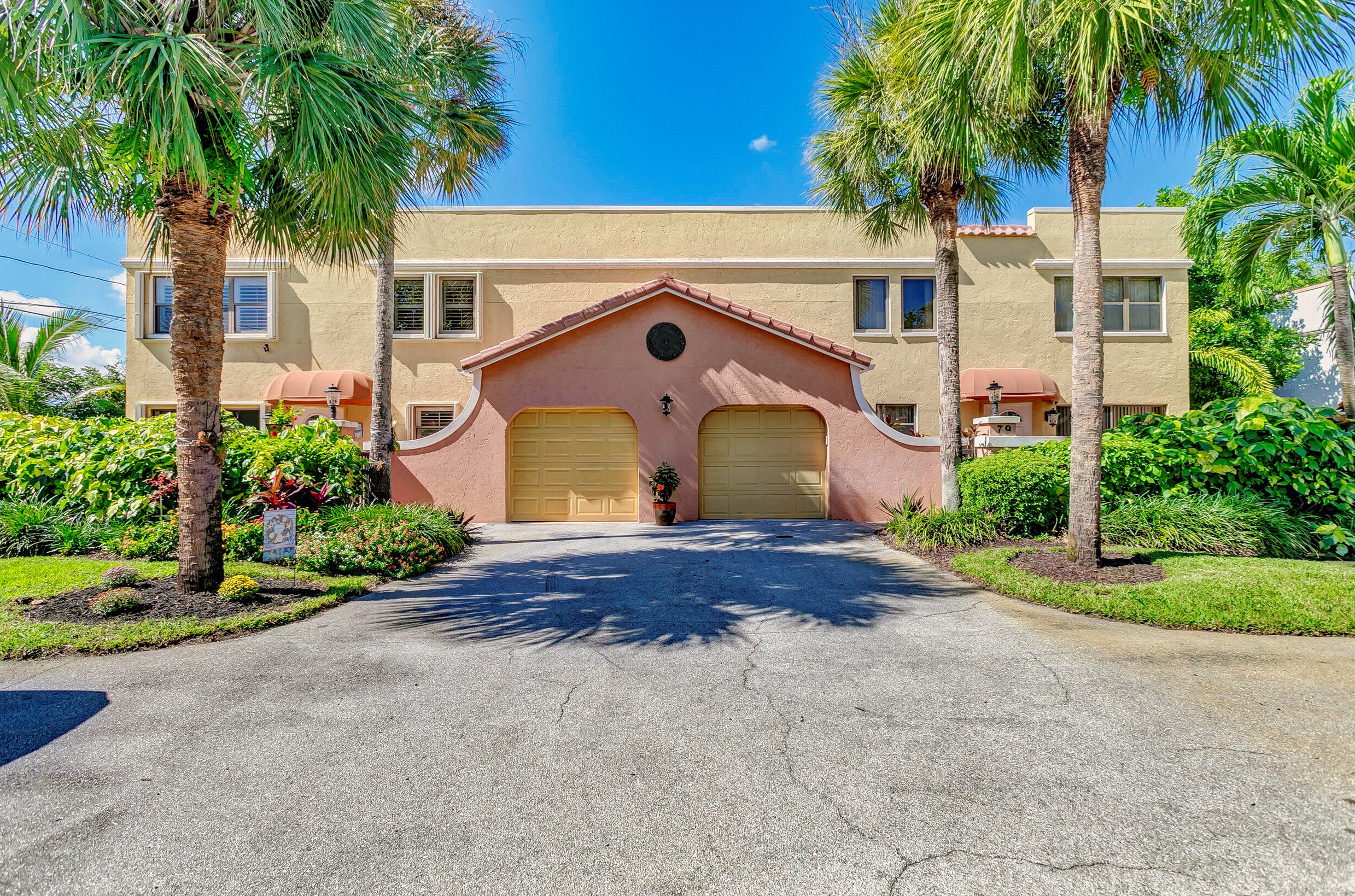 80 Uno Lago Dr, West Palm Beach, FL 33408