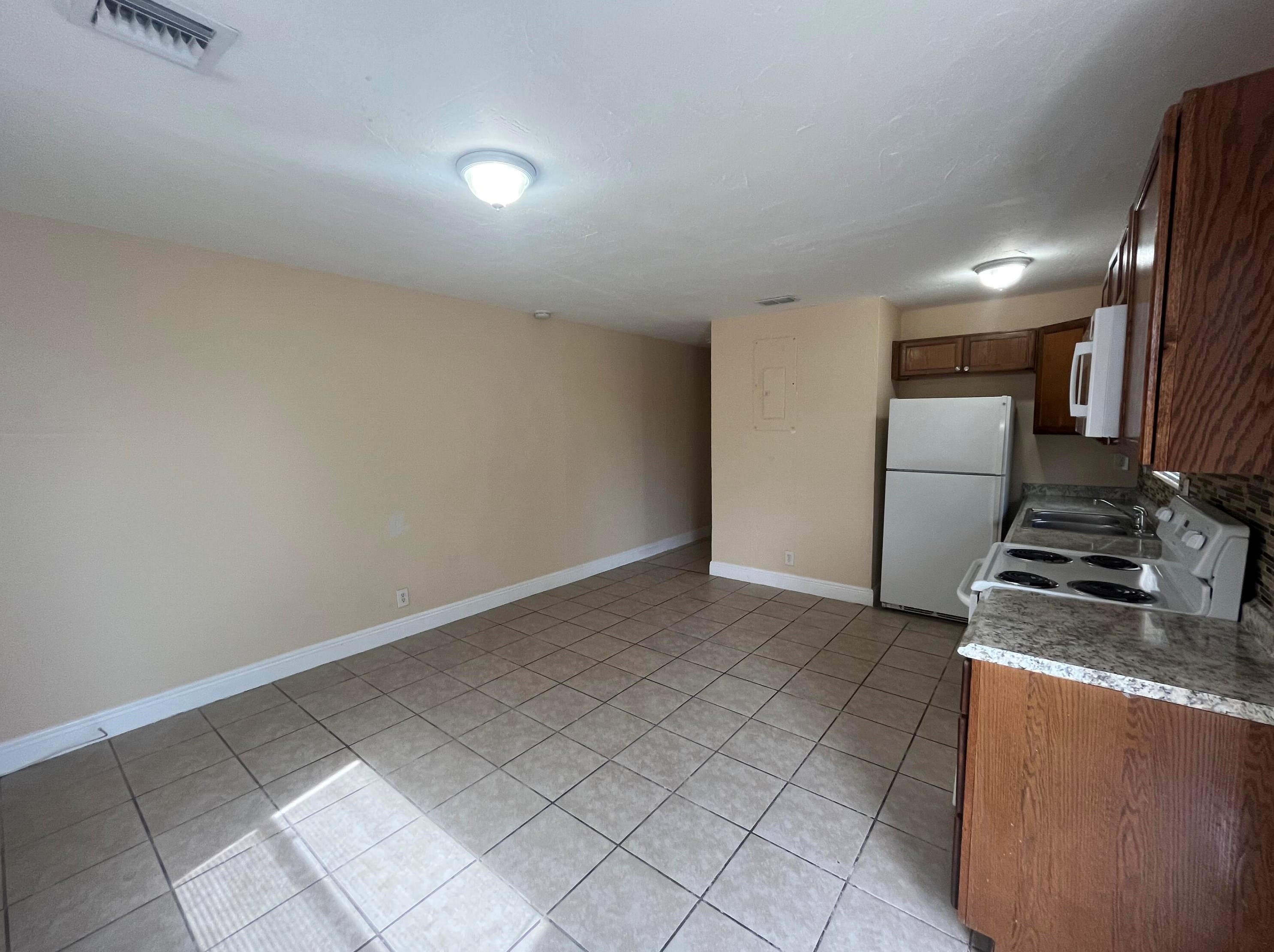 936 W 9th St #1, West Palm Beach, FL 33404