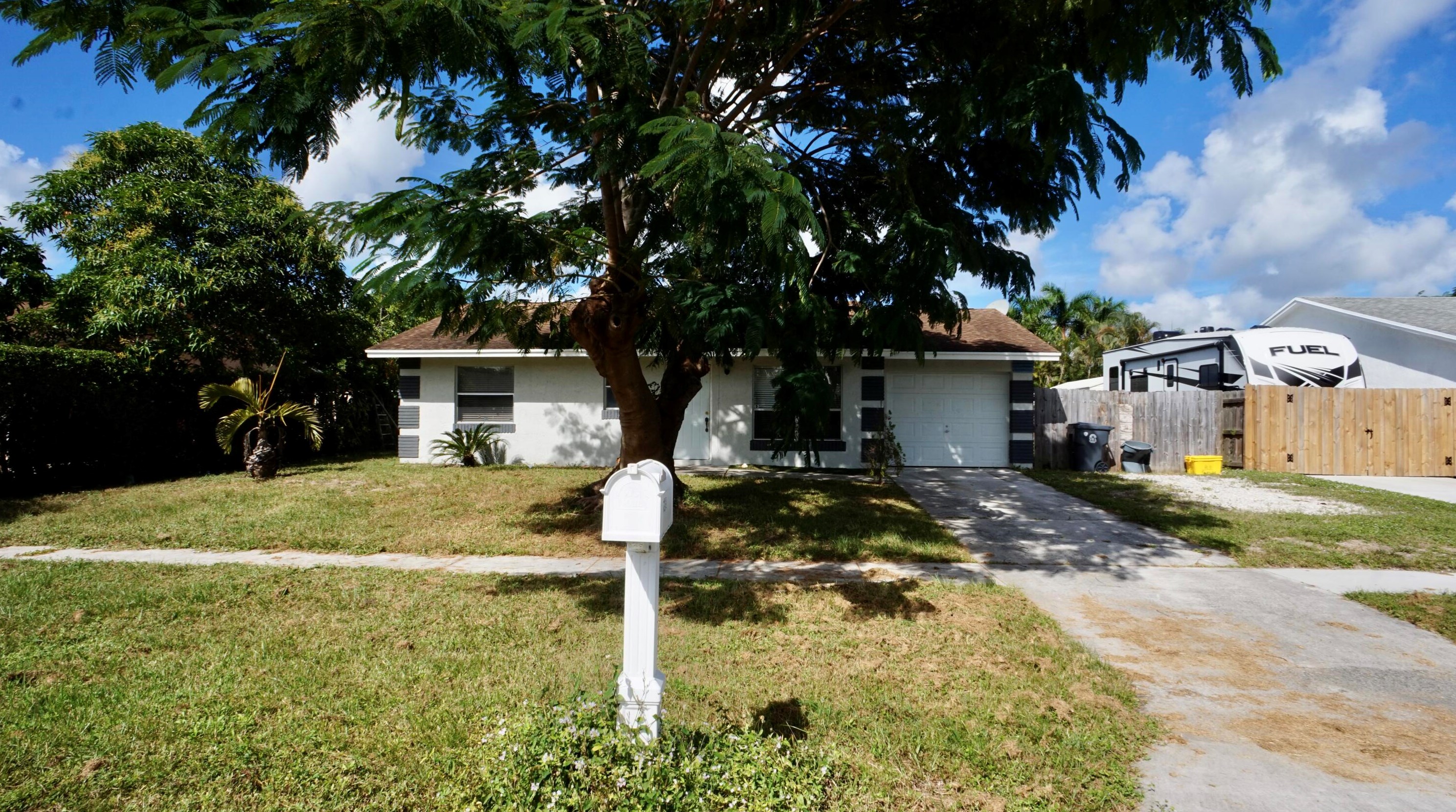 6974 Athena Dr, Lake Worth, FL 33463-7283