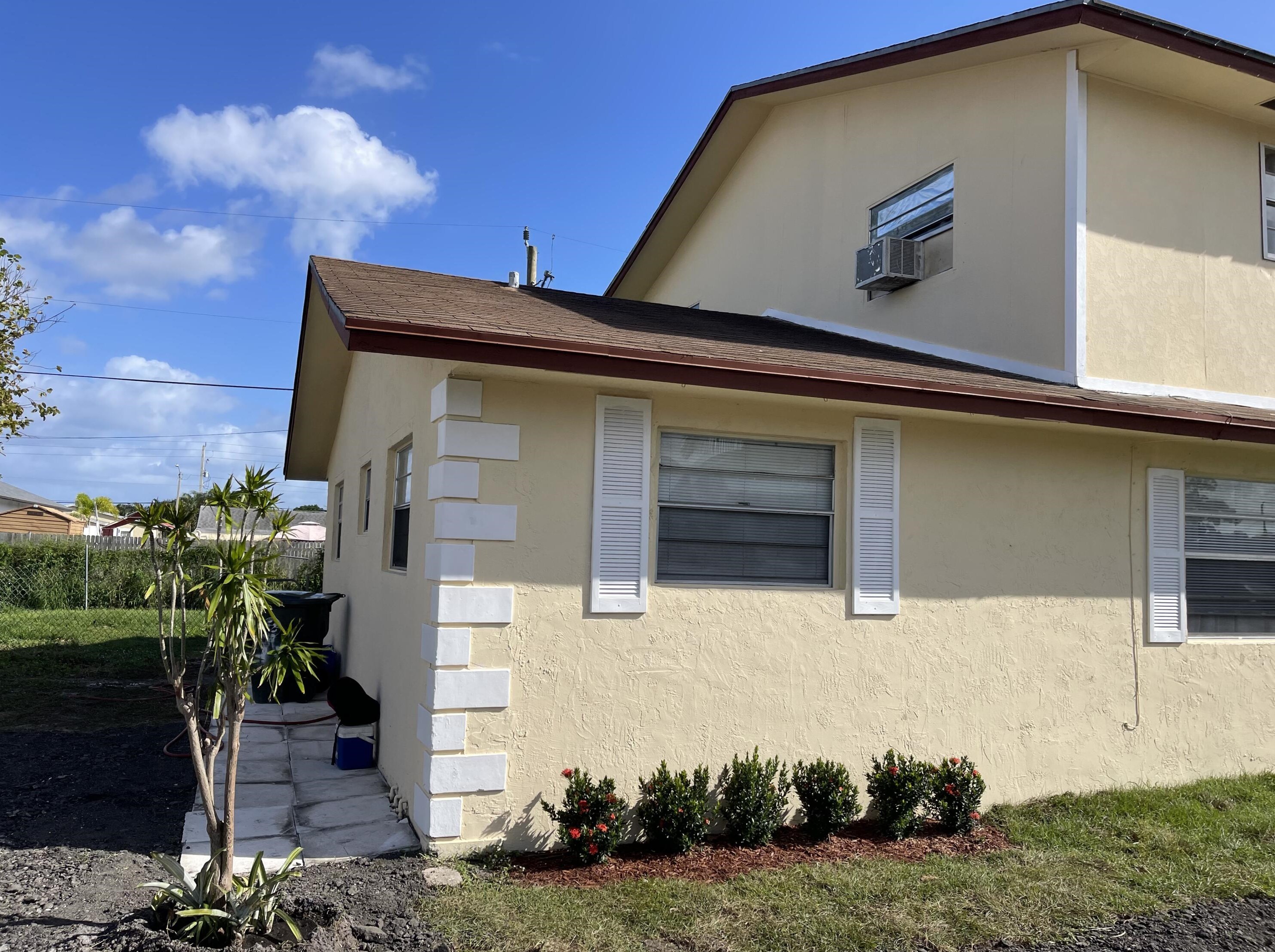 340 Walker Ave, Lake Worth, FL 33463-3347