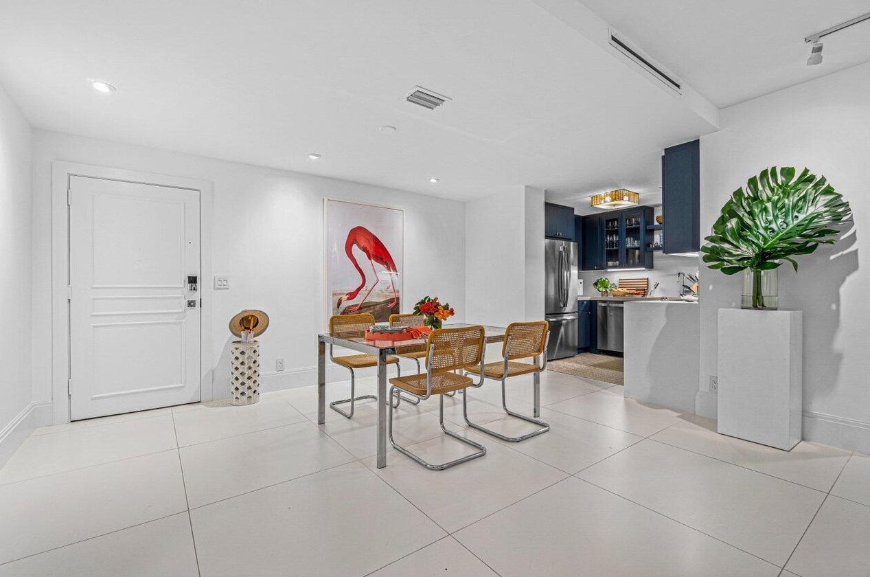 226 Brazilian Ave #1a, Palm Beach, FL 33480