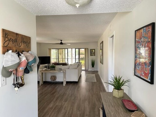 1204 Clubhouse Cir, Jupiter FL  33477-4525 exterior