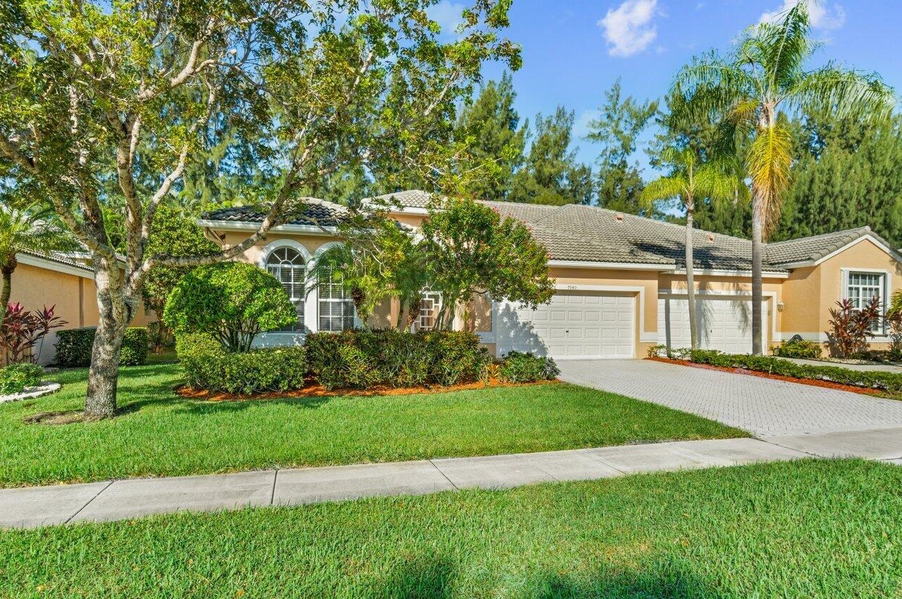 7940 Rockford Rd, Boynton Beach, FL 33472