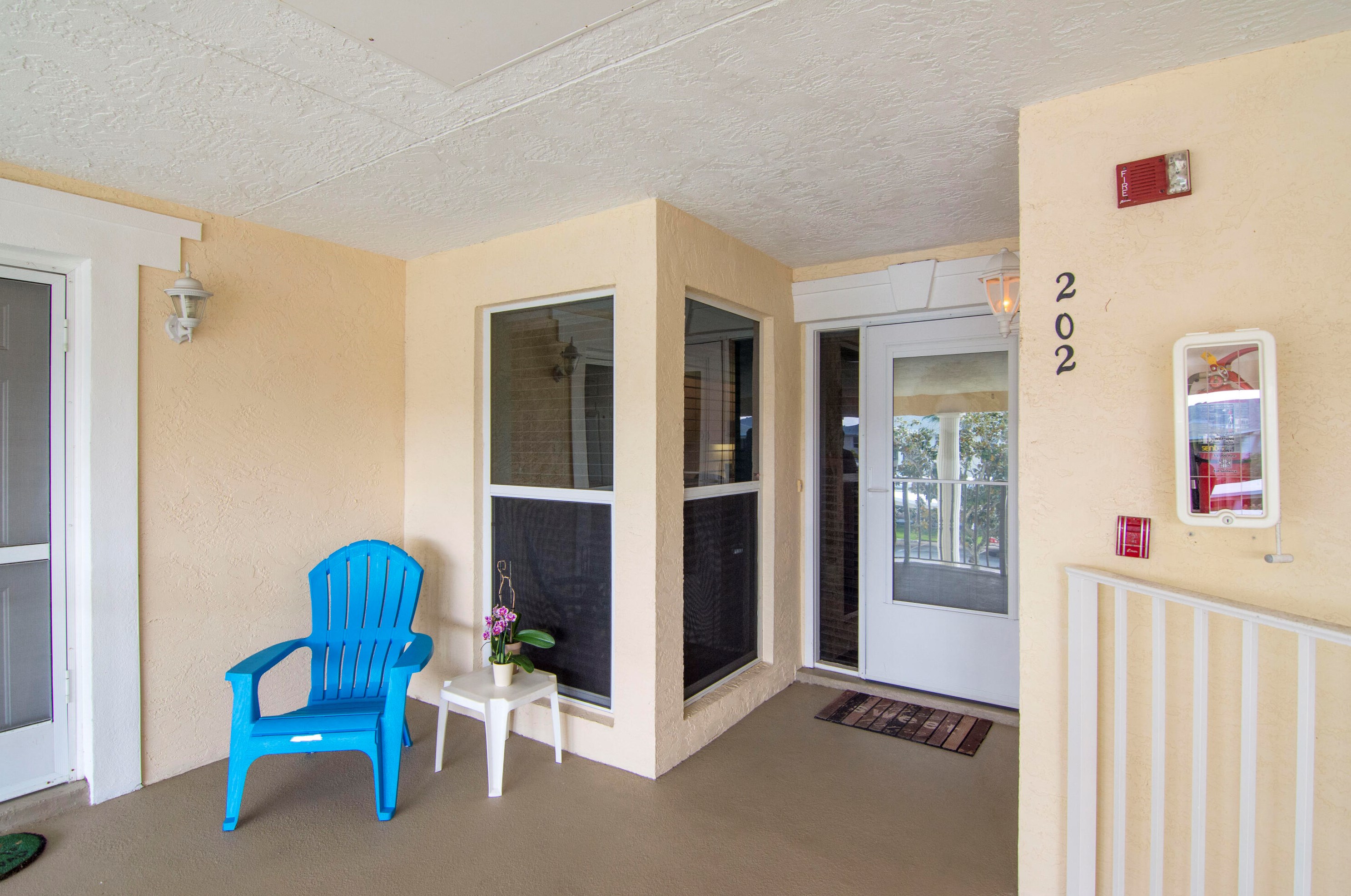 670 E Lake Jasmine Cir #202, Vero Beach, FL 32962