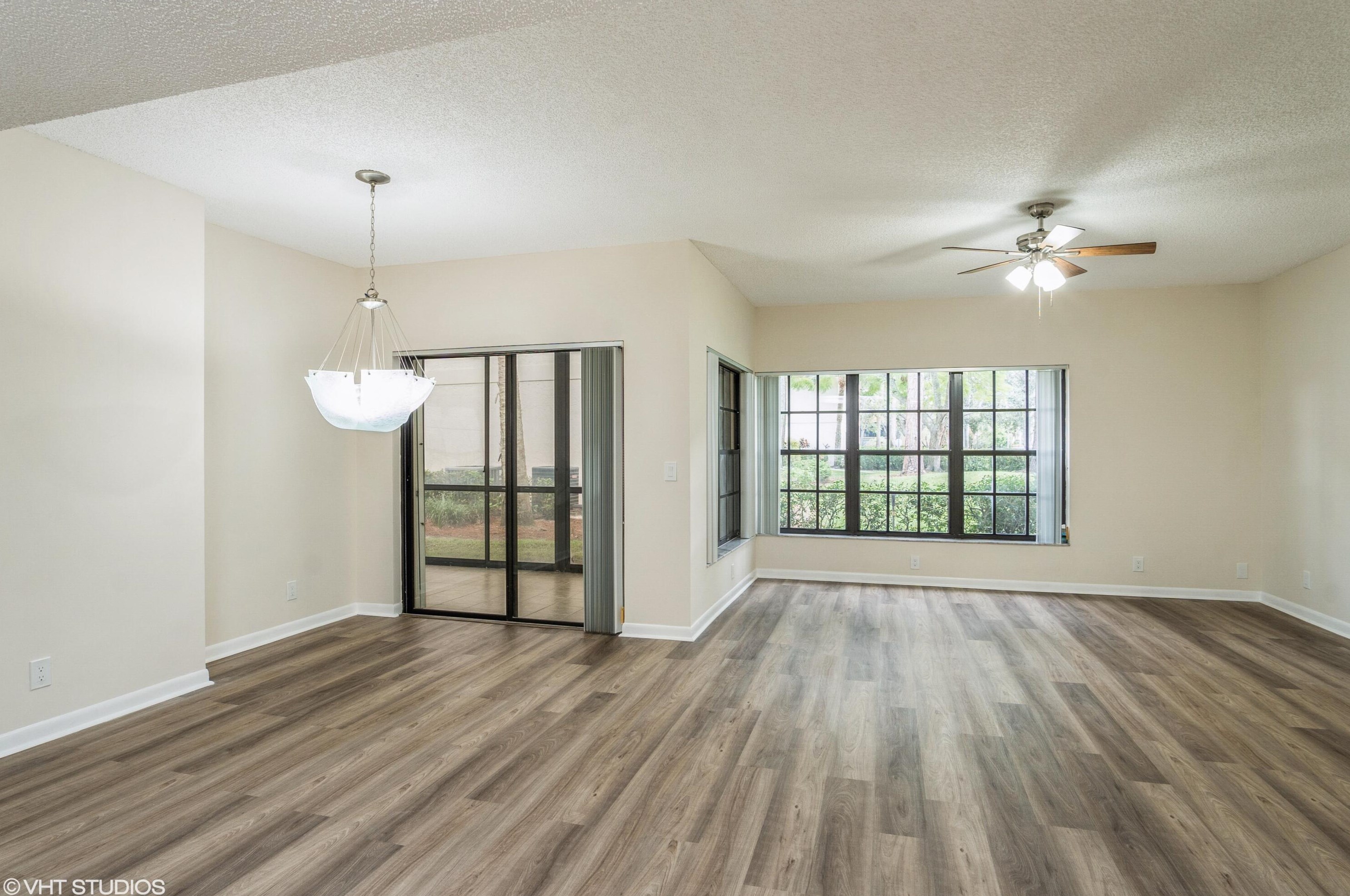 3237 Jog Park Dr, Lake Worth, FL 33467-2077