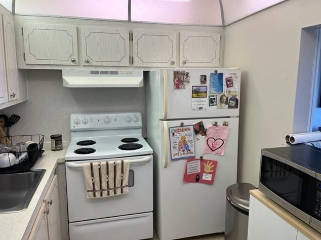 408 Brighton J, Boca Raton FL  33434-4811 exterior